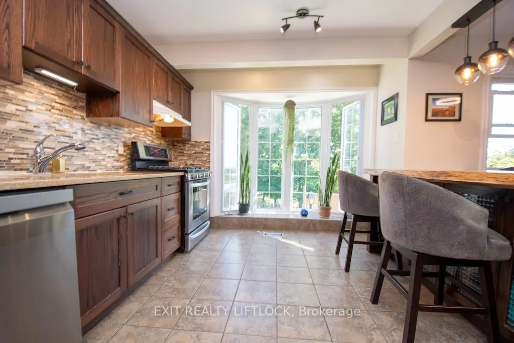 1456 Firwood Crescent