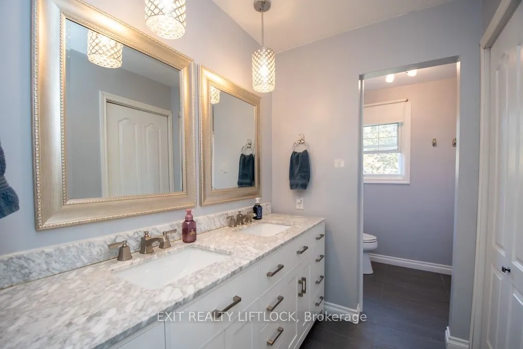 1456 Firwood Crescent