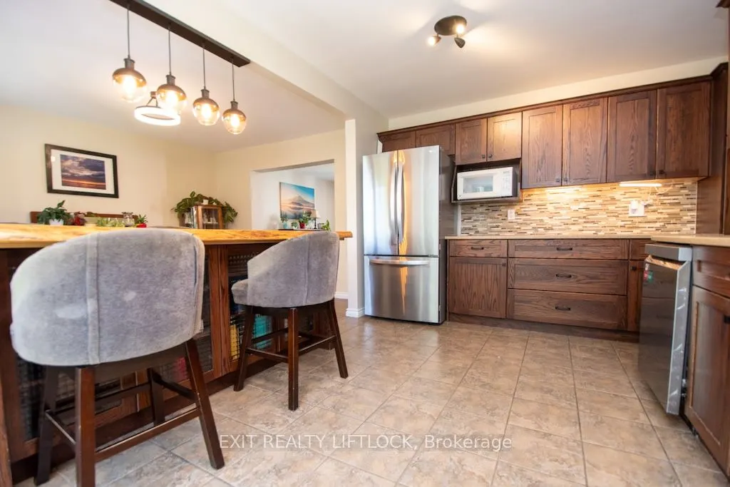 1456 Firwood Crescent