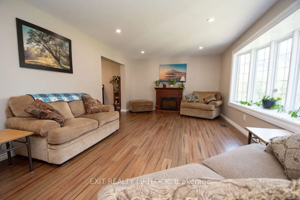 1456 Firwood Crescent