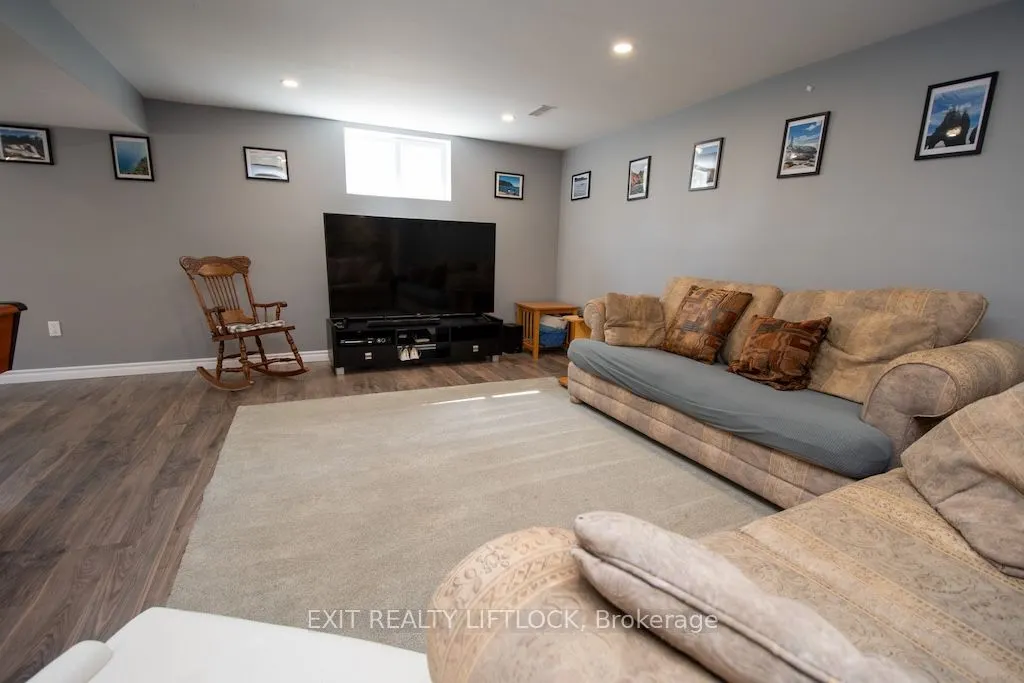 1456 Firwood Crescent