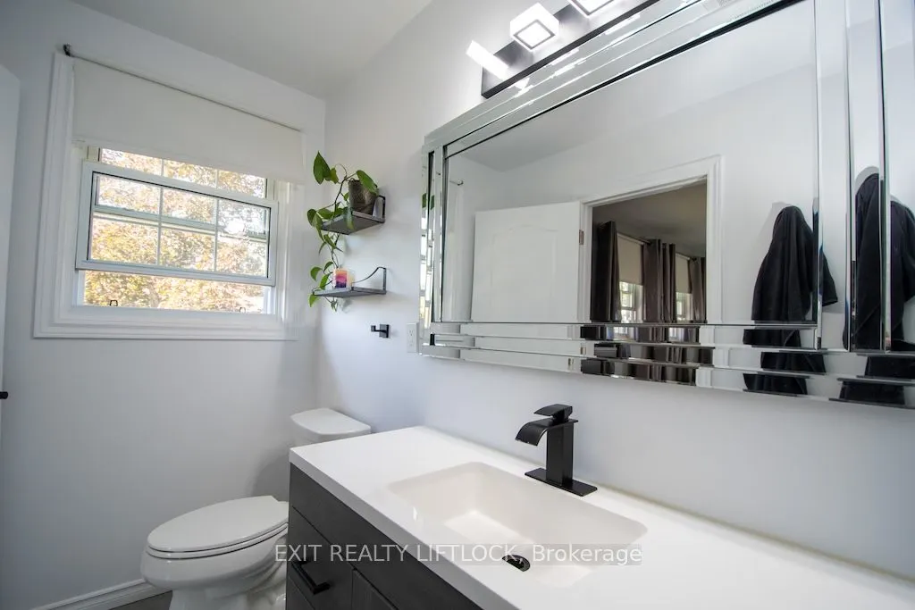 1456 Firwood Crescent