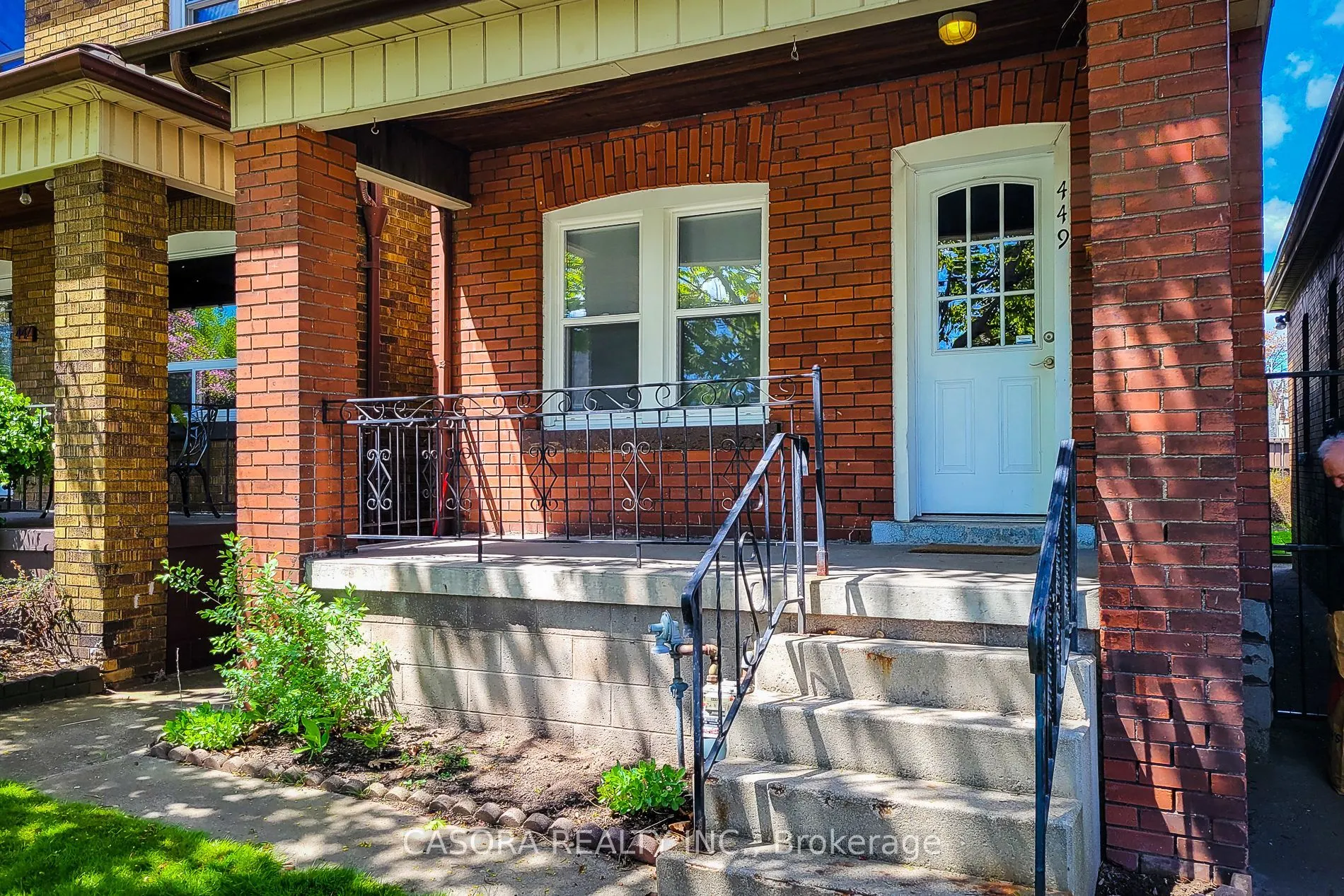 449 Hughson Street N