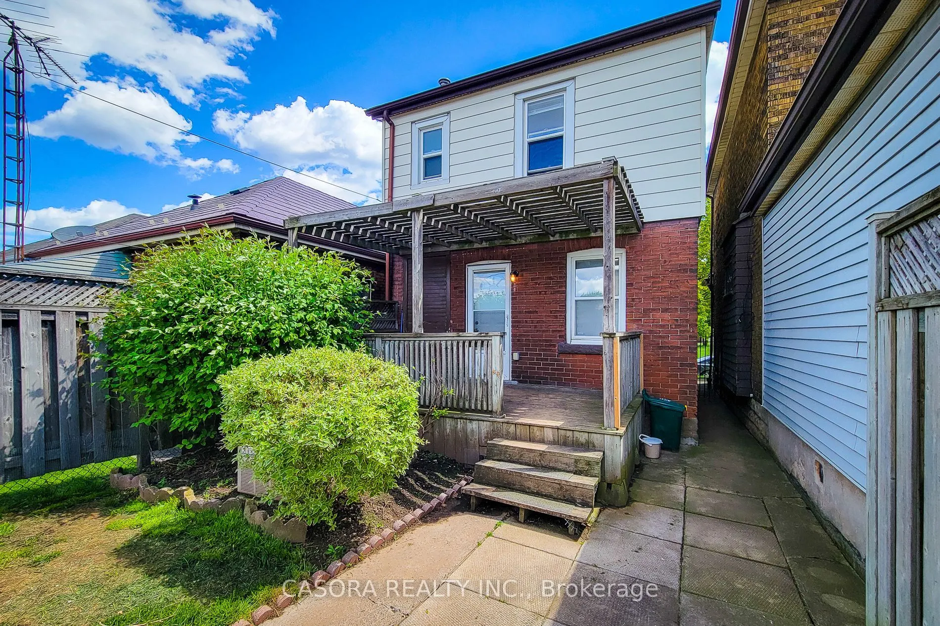 449 Hughson Street N