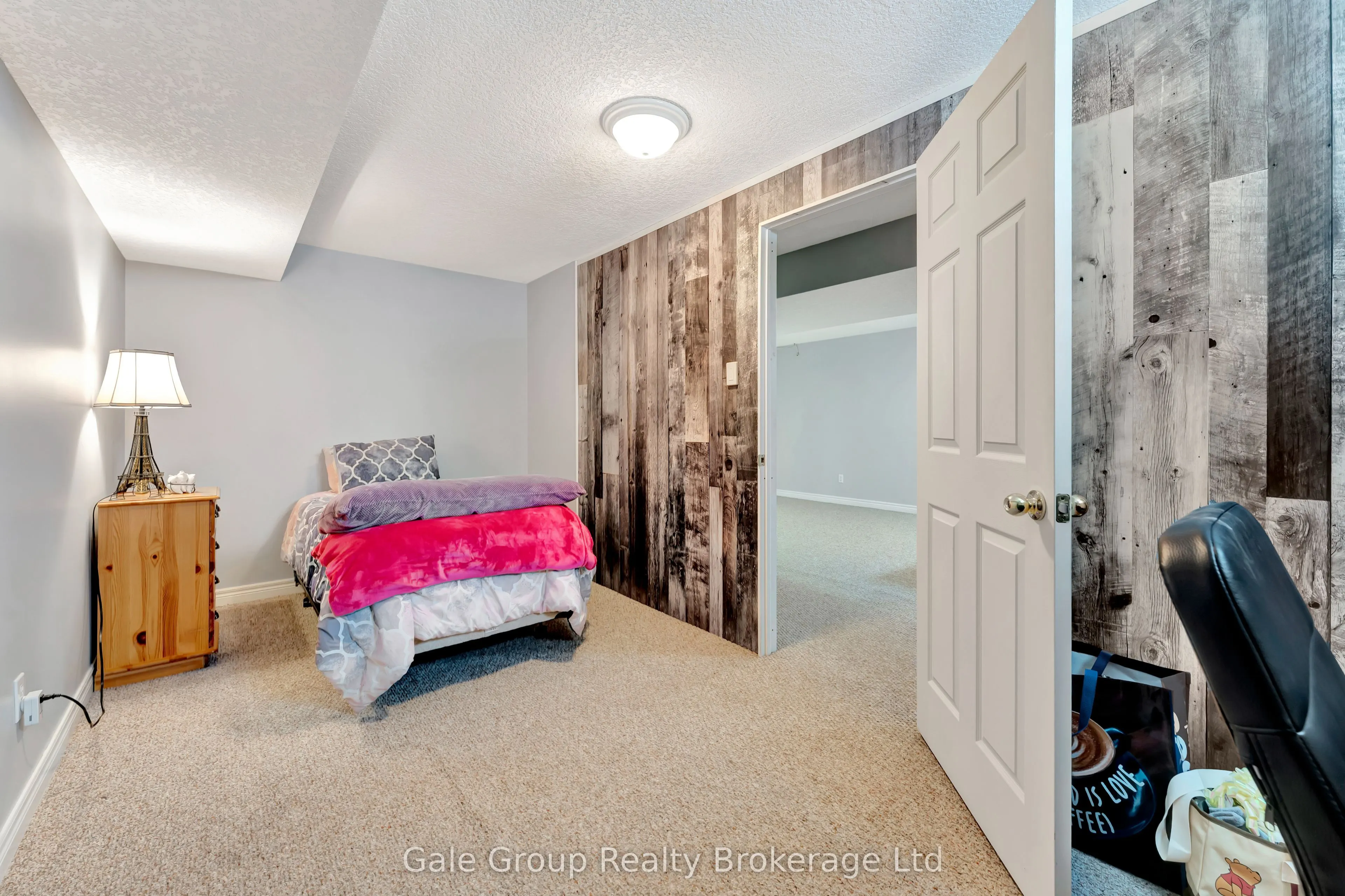 693 Southwood Way, #9