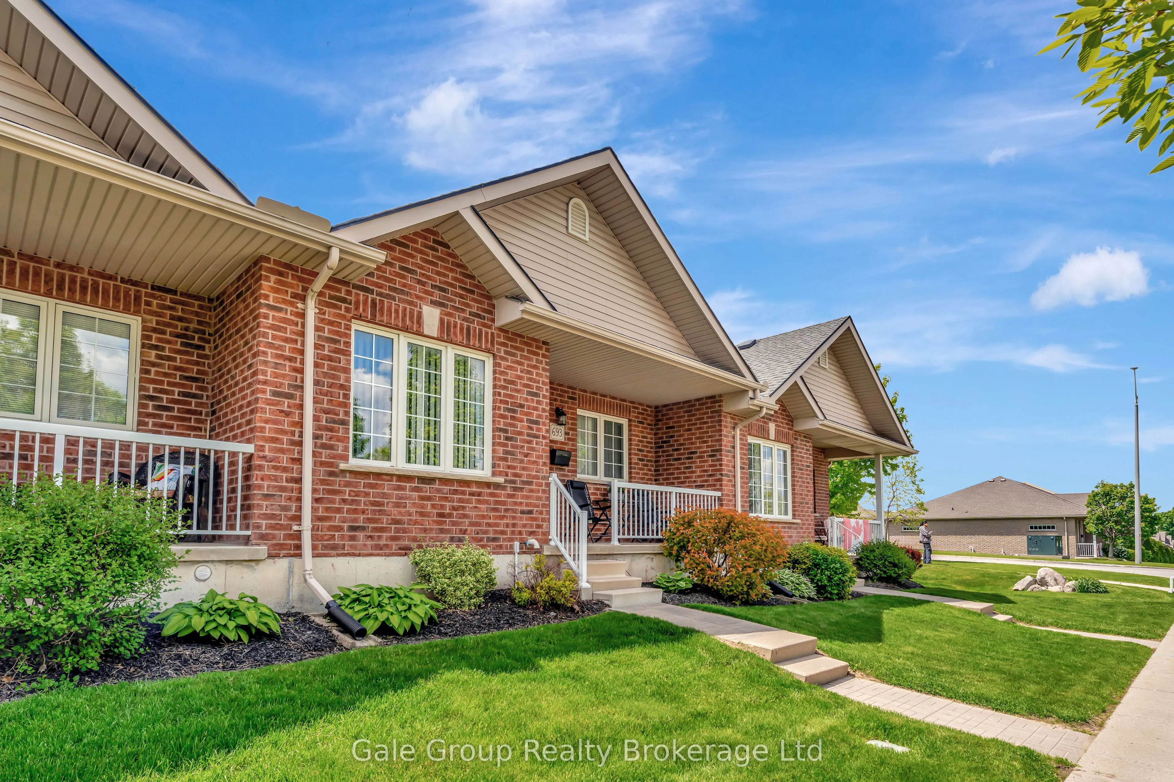 693 Southwood Way, #9