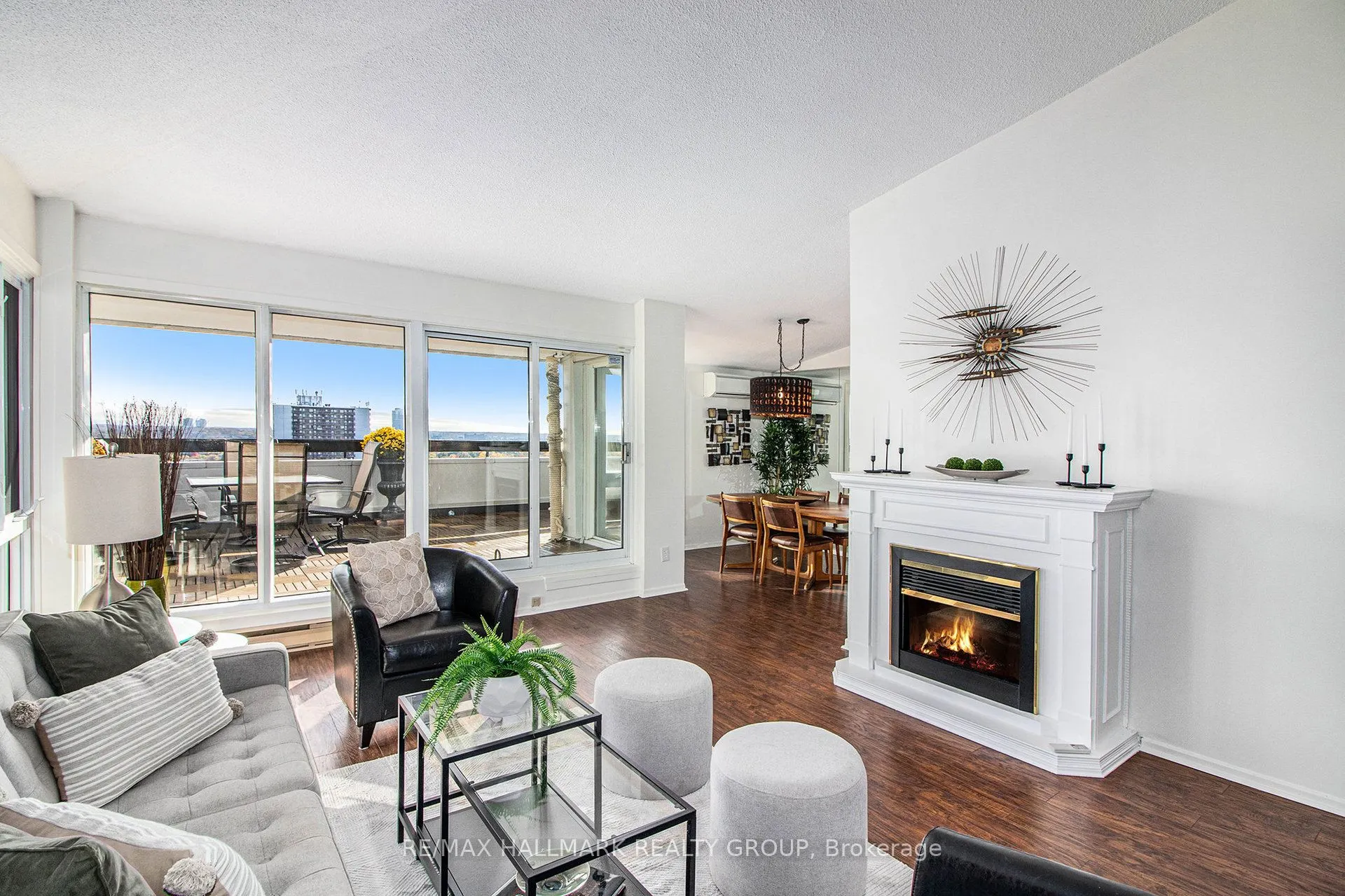 158C McArthur Avenue, #PH4