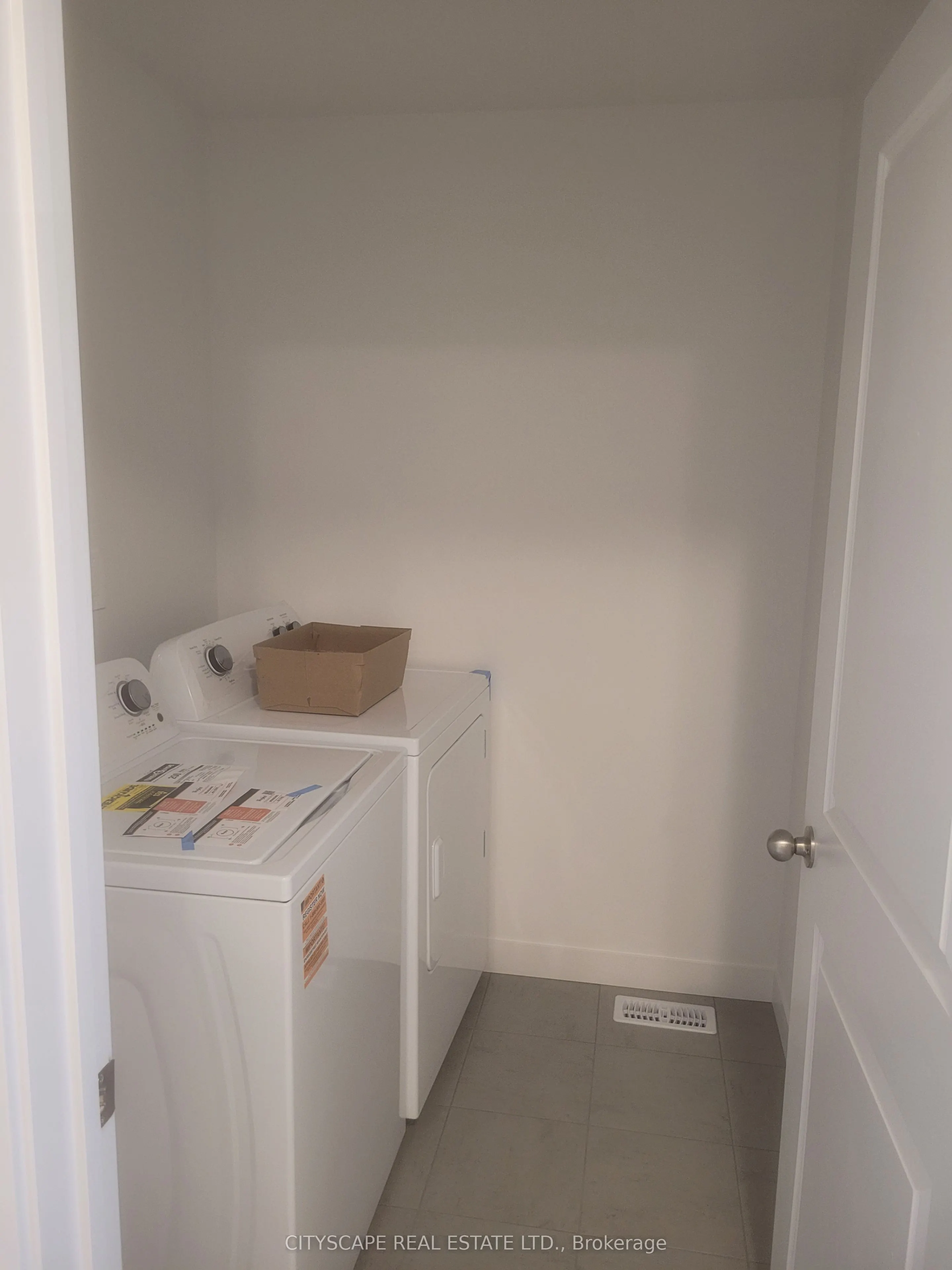 36 Oak Forest Common Crescent