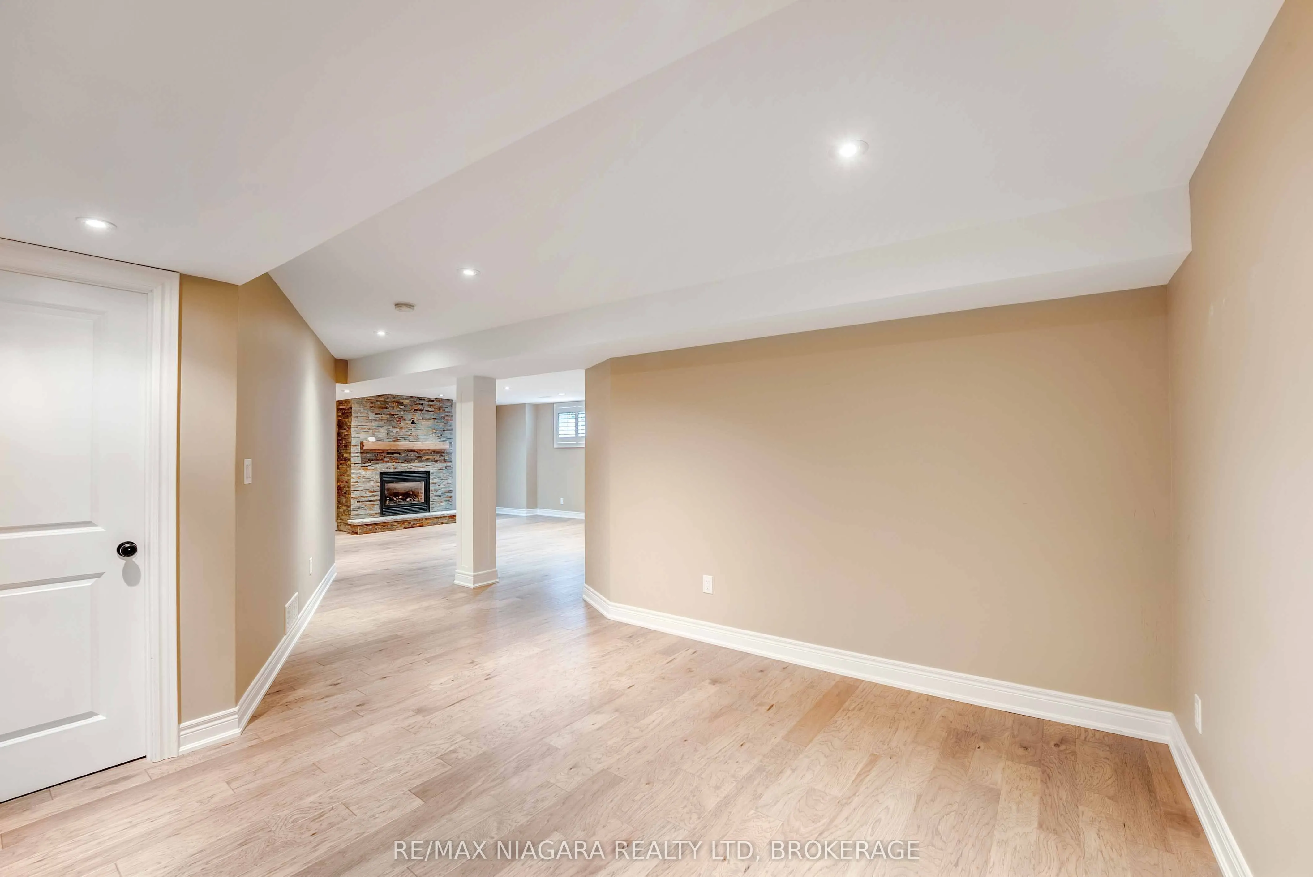 24 EMERALD COMMON, #Call LBO