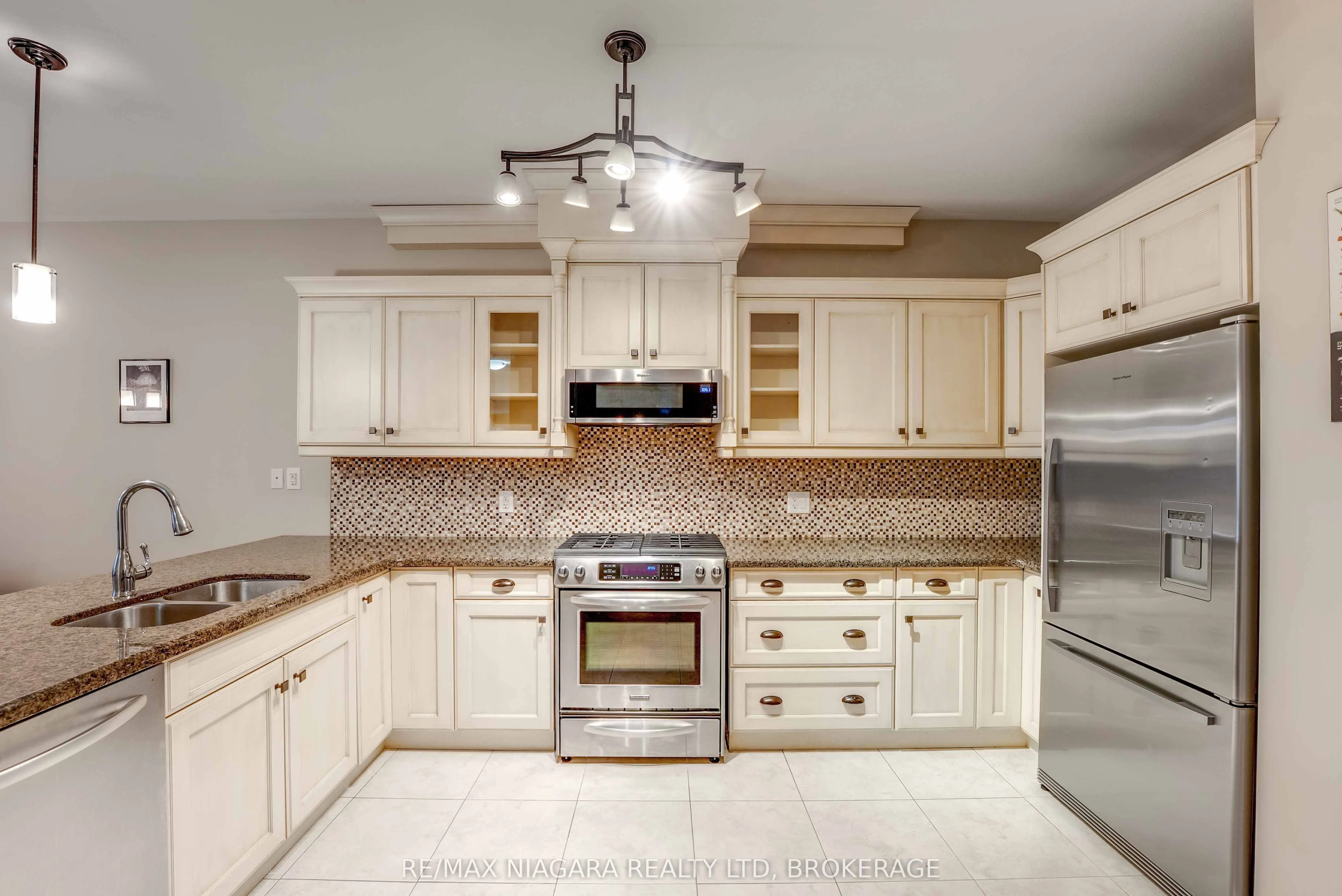 24 EMERALD COMMON, #Call LBO