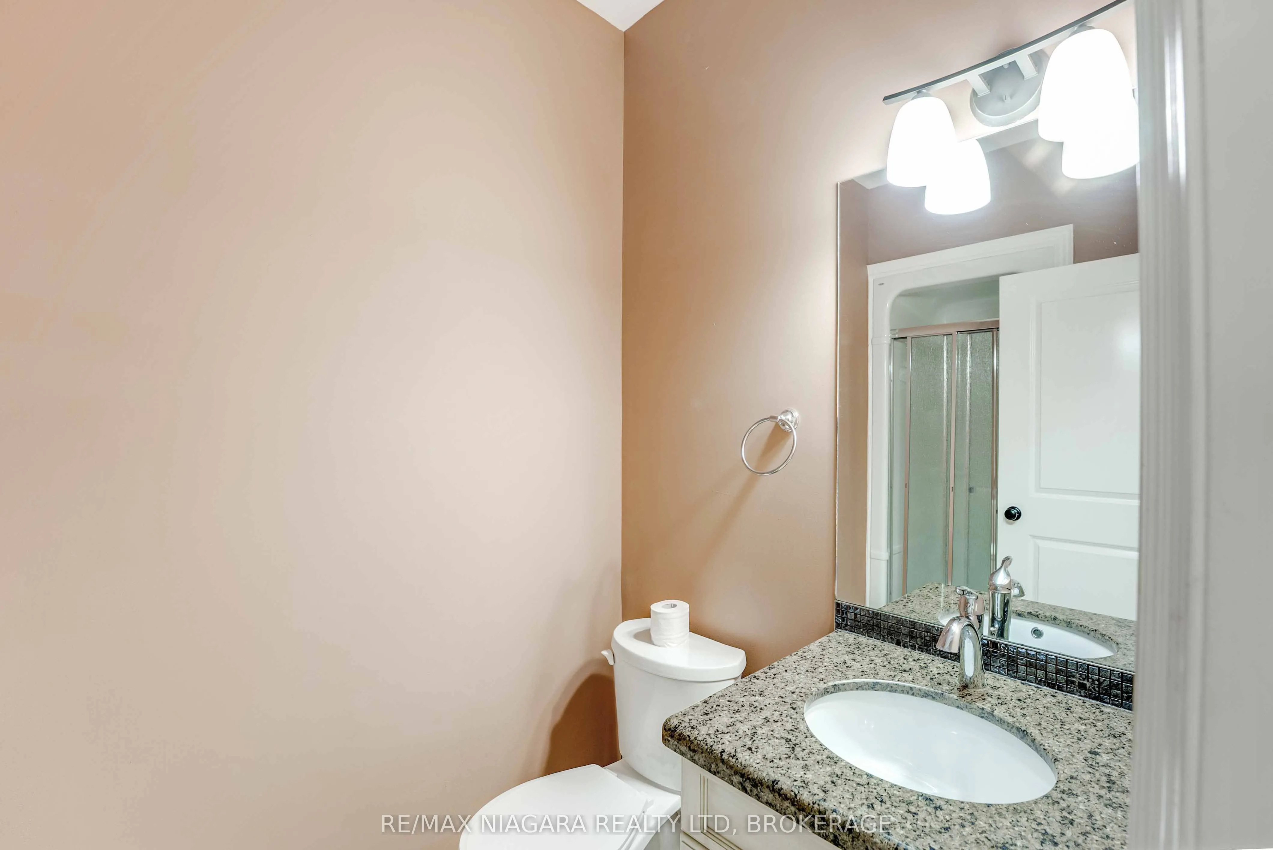 24 EMERALD COMMON, #Call LBO