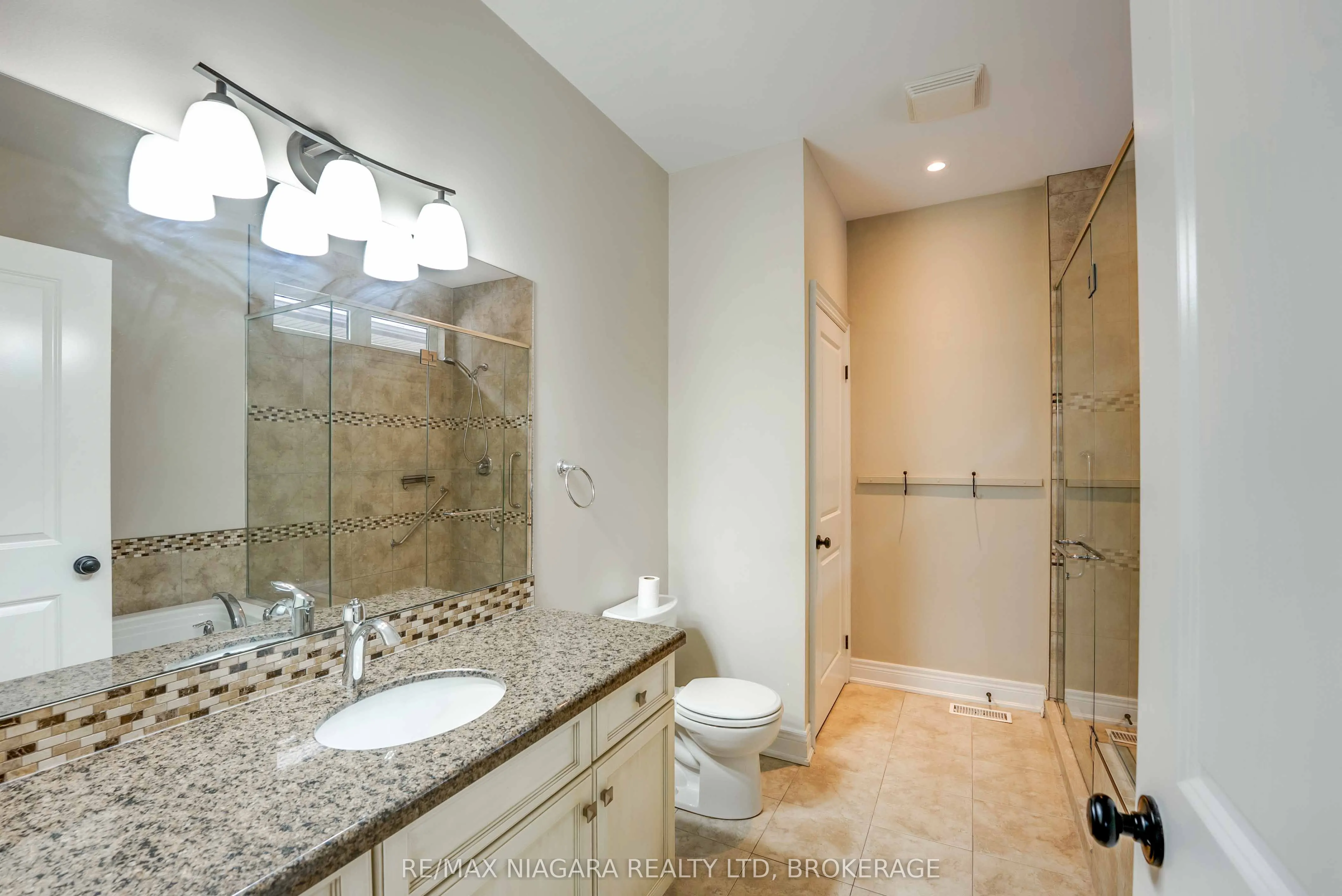 24 EMERALD COMMON, #Call LBO