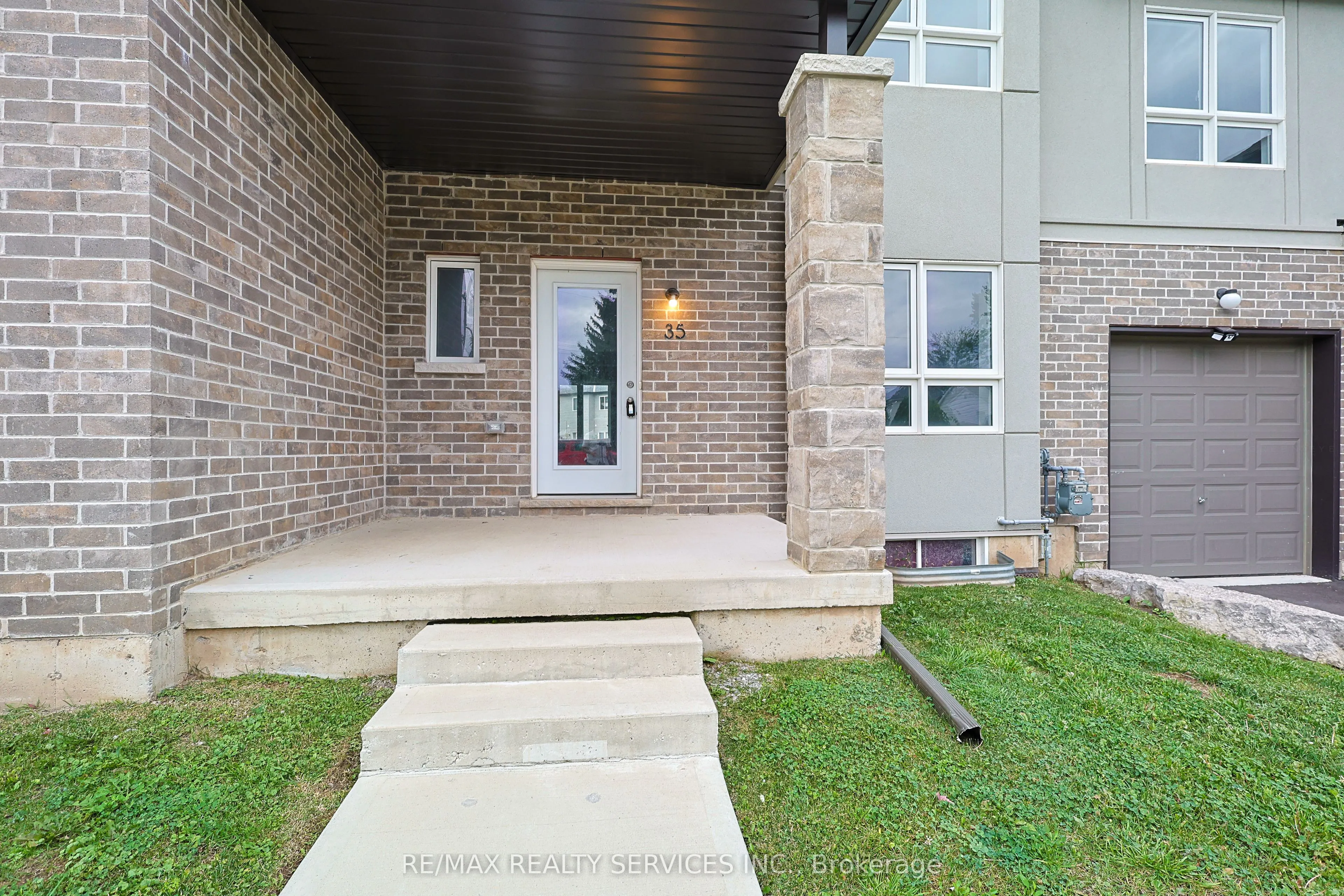 35 Perenack Avenue, #17