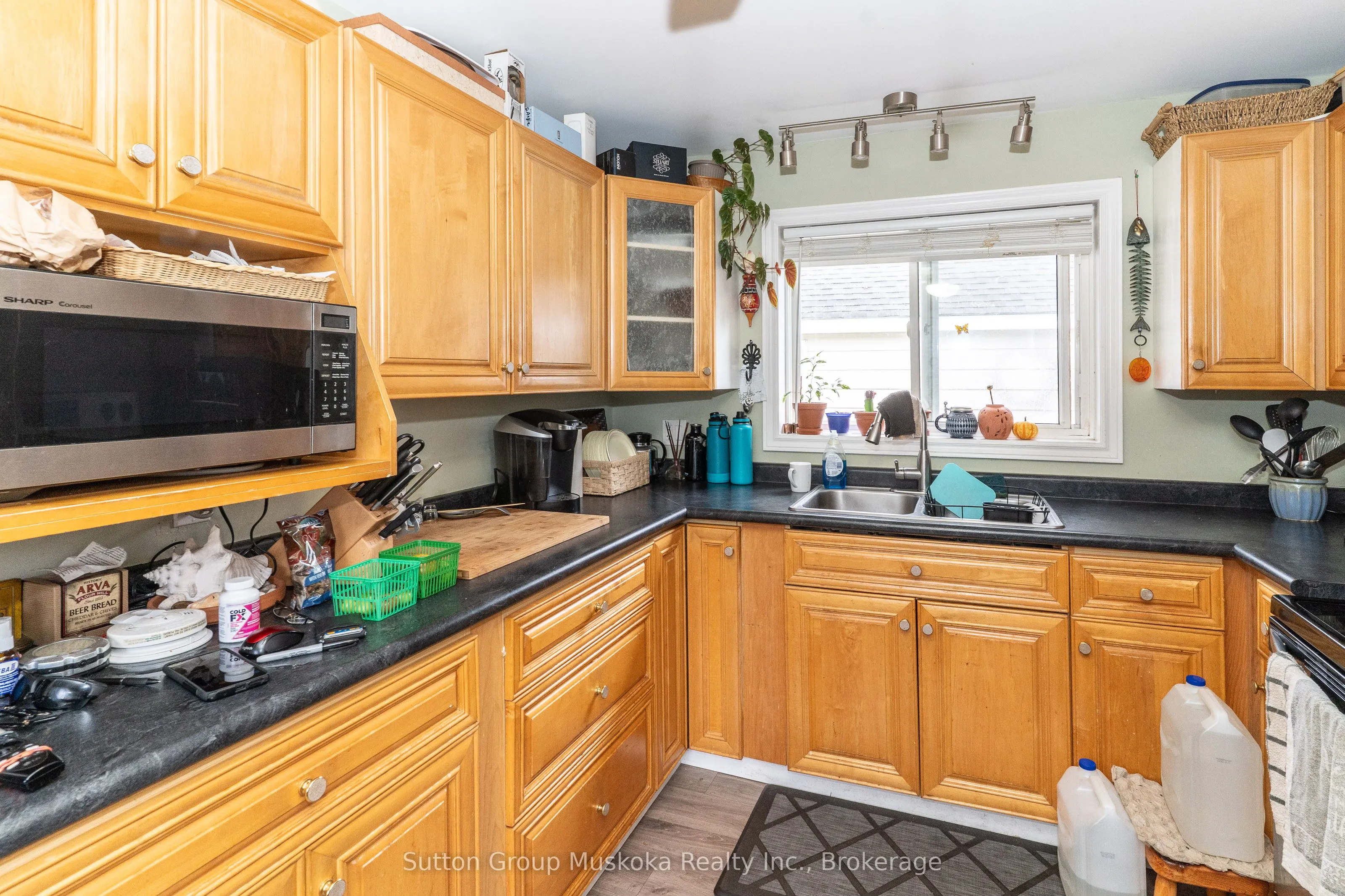 4 Thunder Bridge Court S