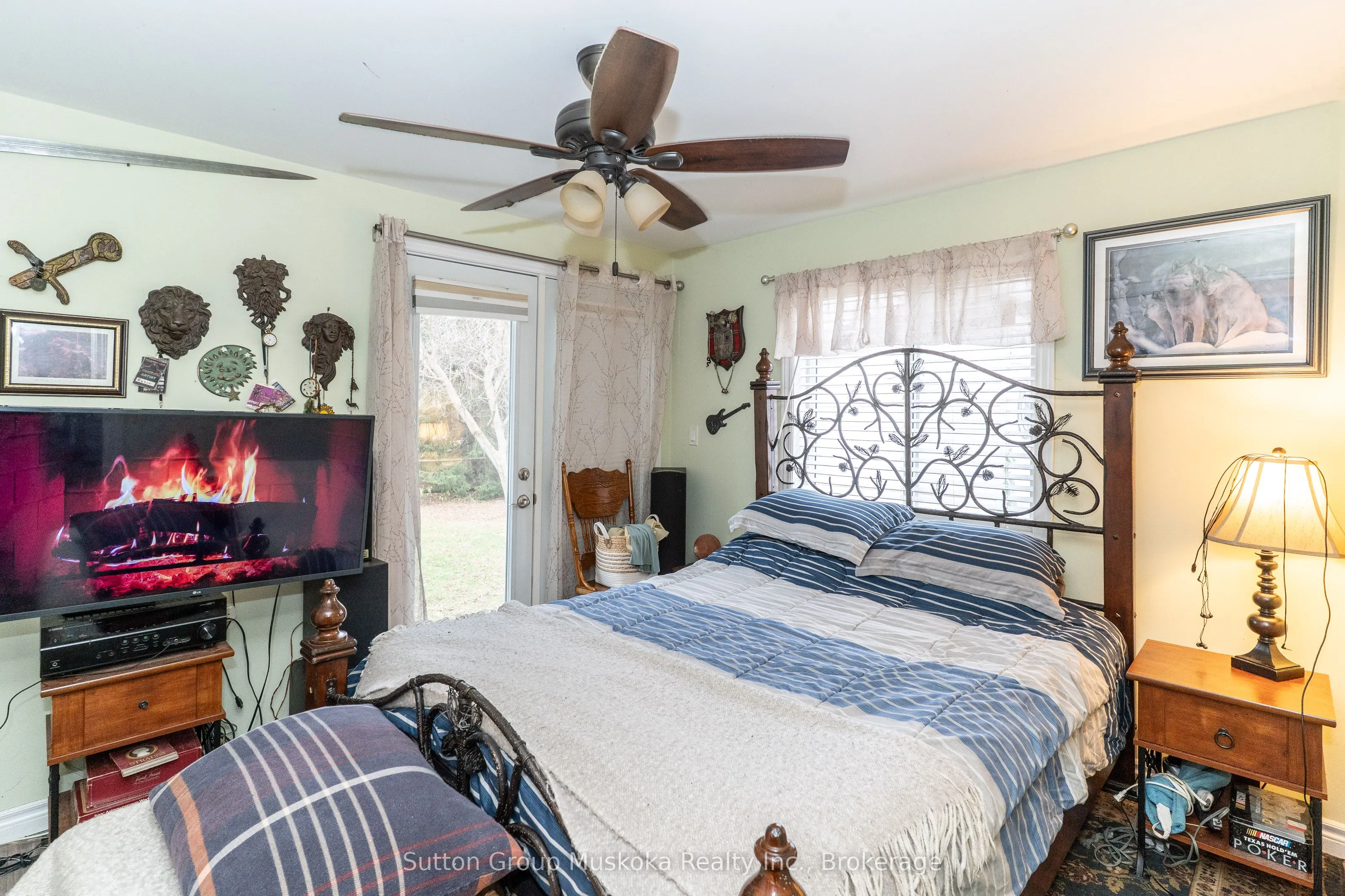 4 Thunder Bridge Court S