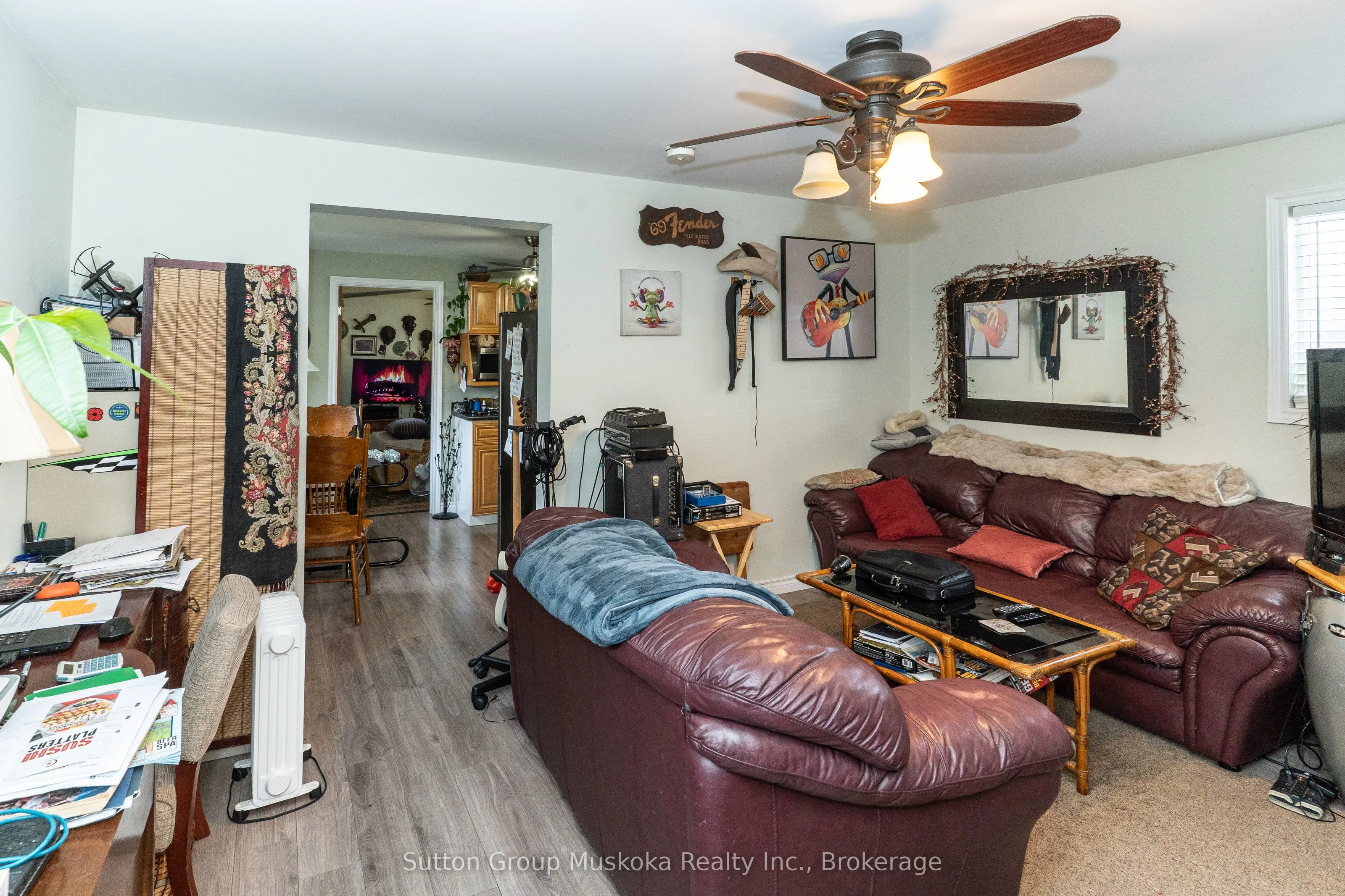 4 Thunder Bridge Court S