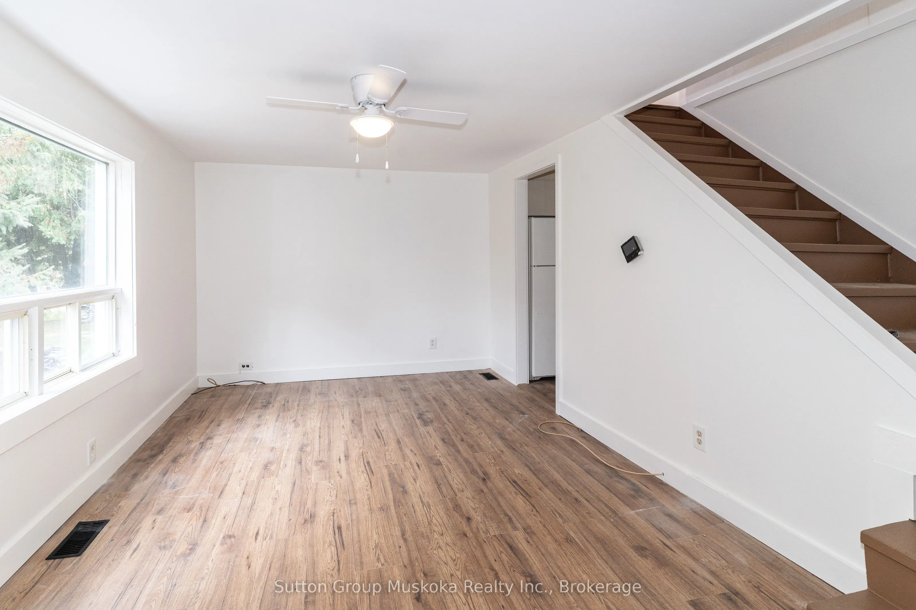 4 Thunder Bridge Court S