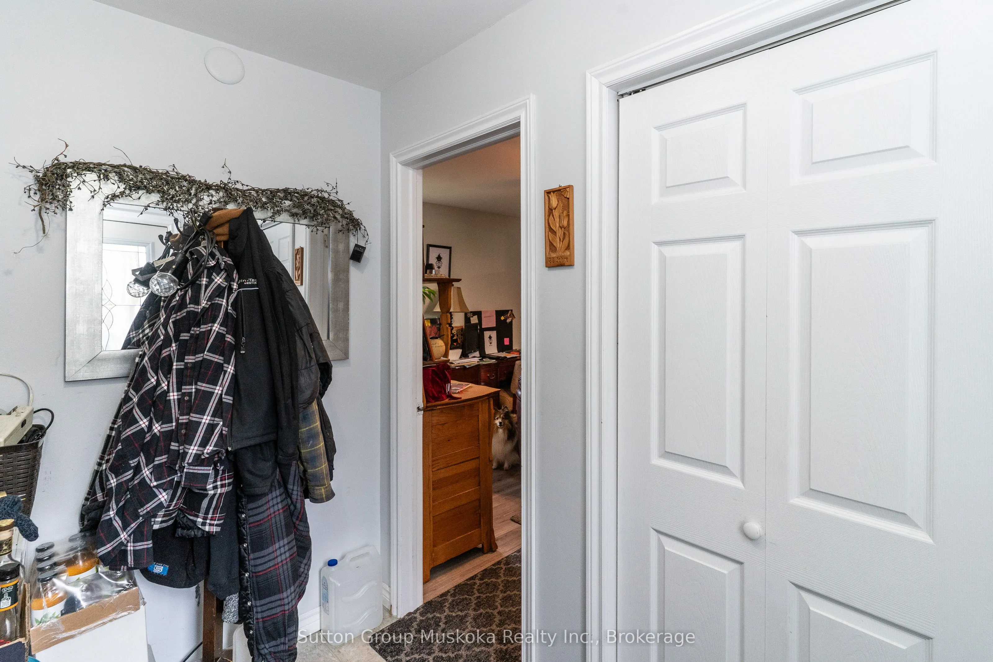 4 Thunder Bridge Court S