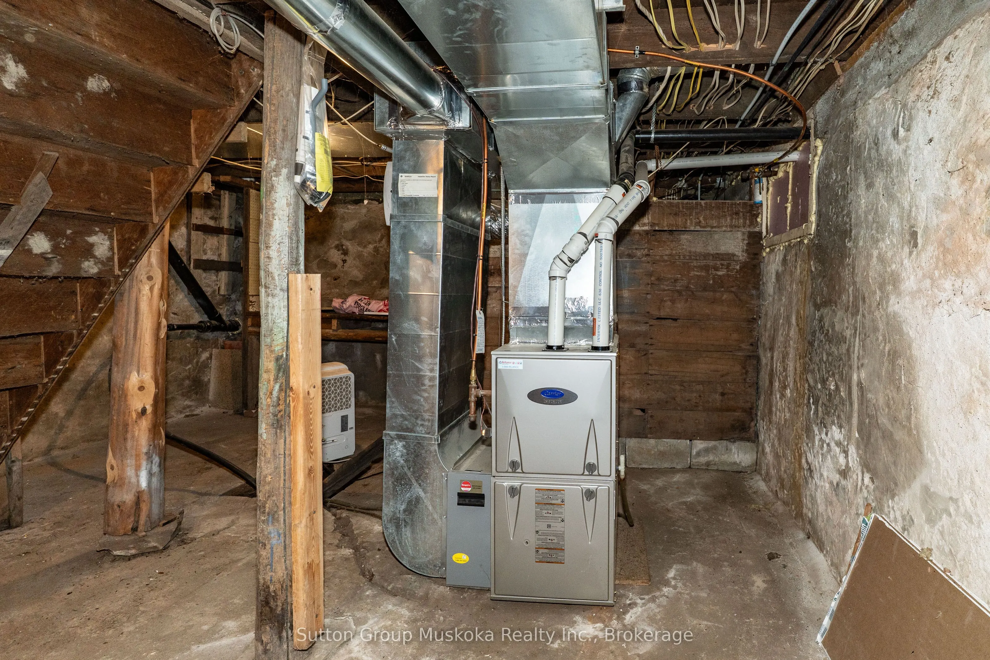 4 Thunder Bridge Court S