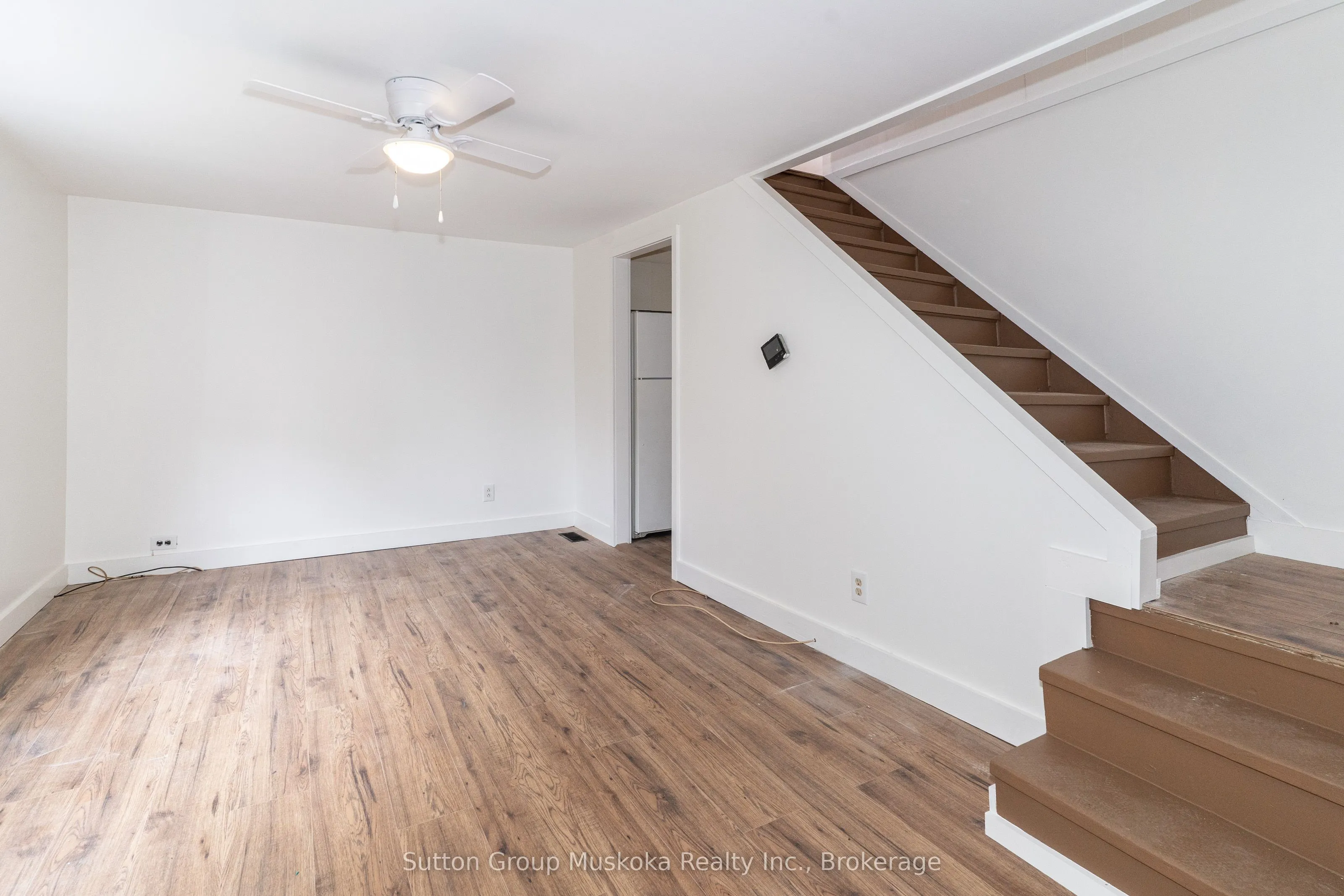 4 Thunder Bridge Court S