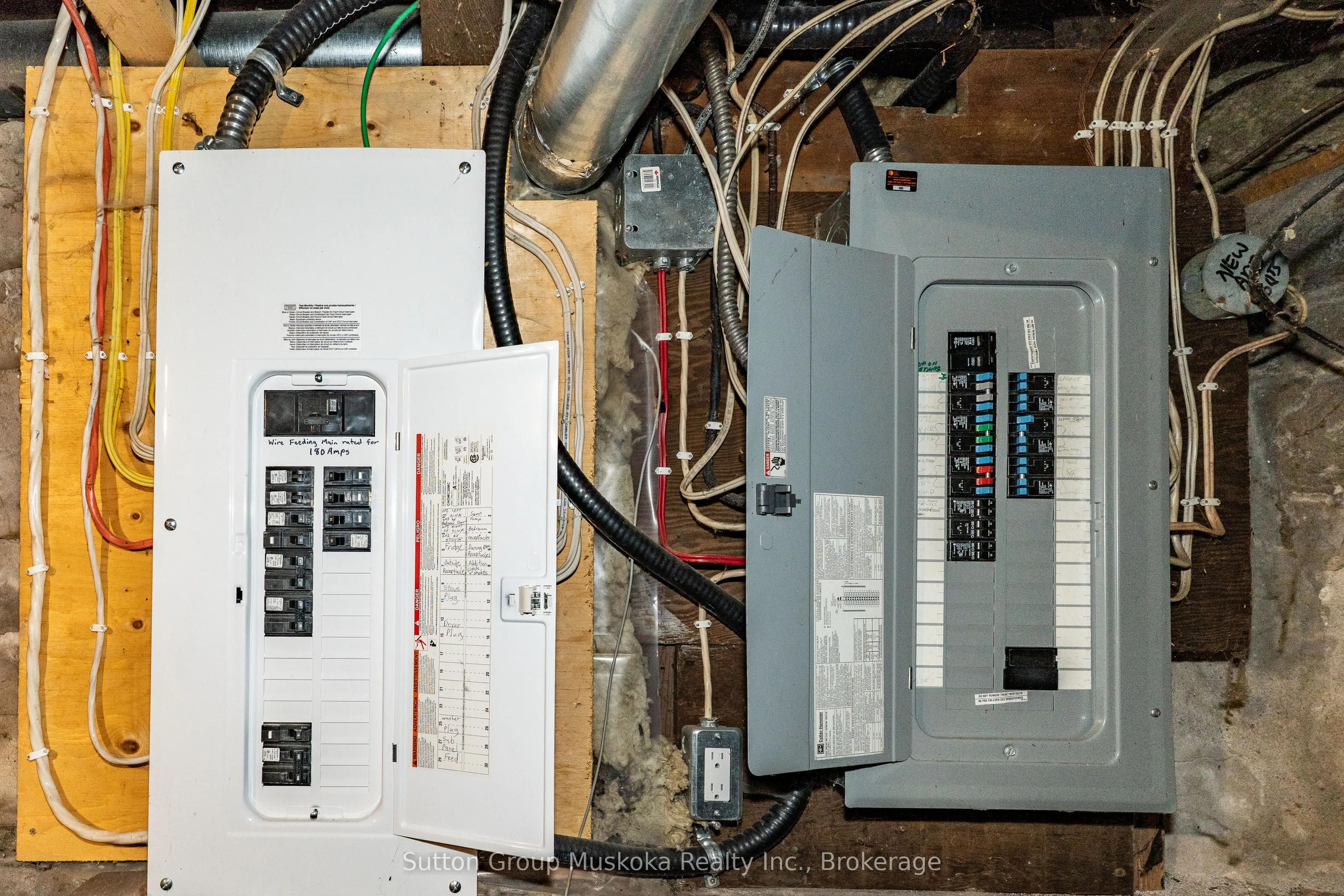 4 Thunder Bridge Court S