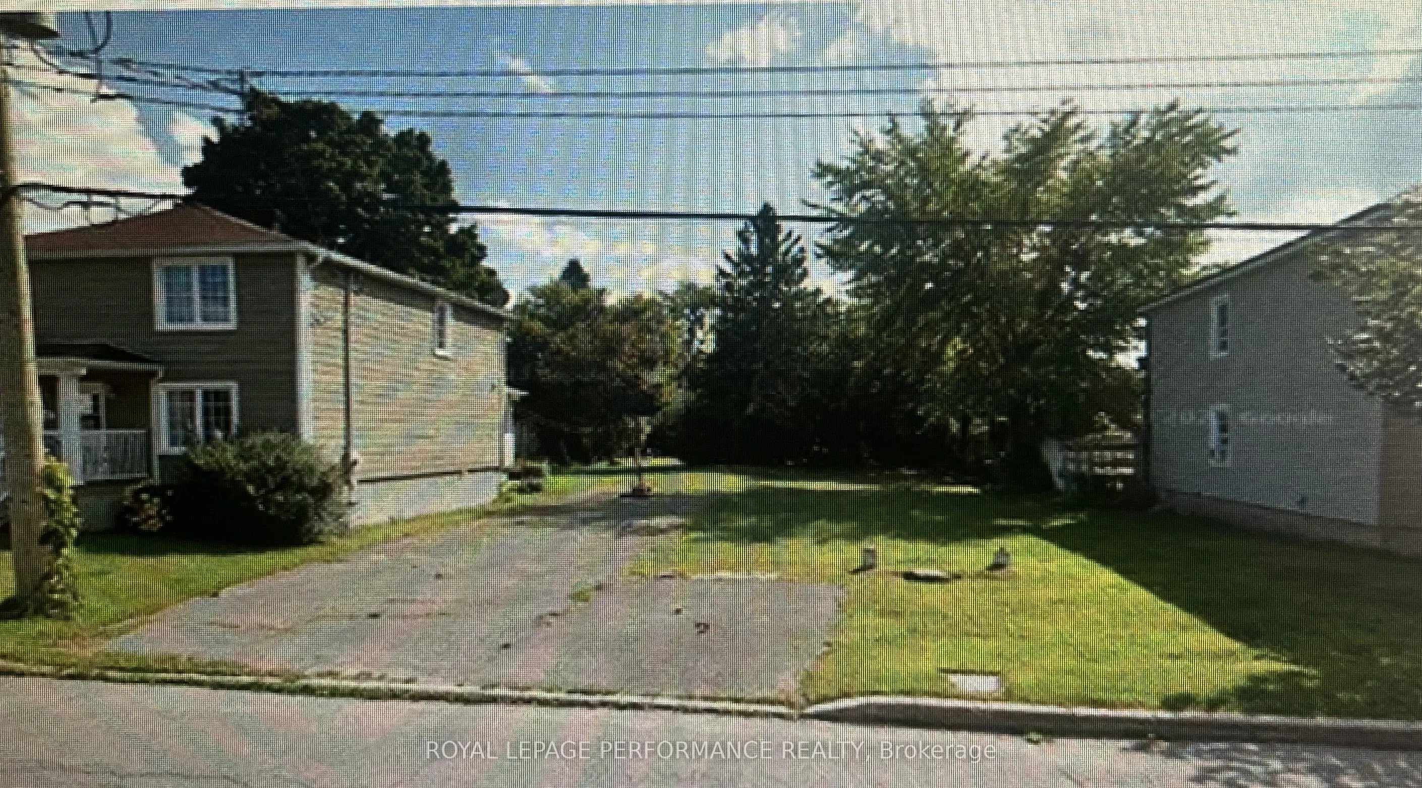 216 -218 Nelson Street E