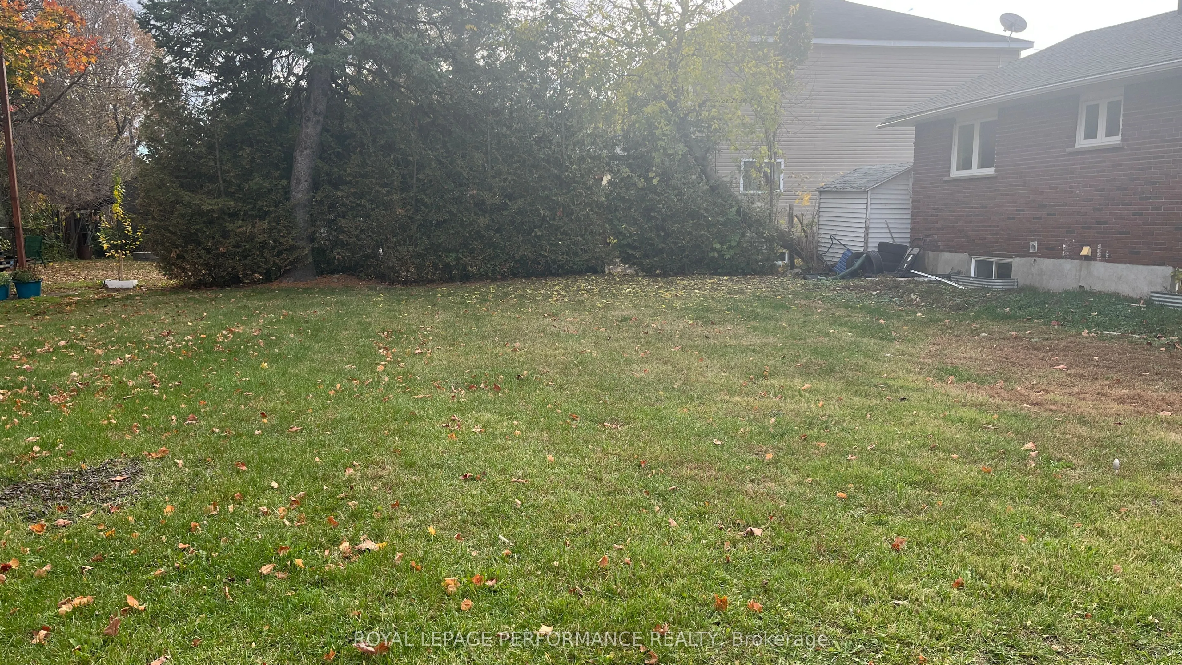 216 -218 Nelson Street E