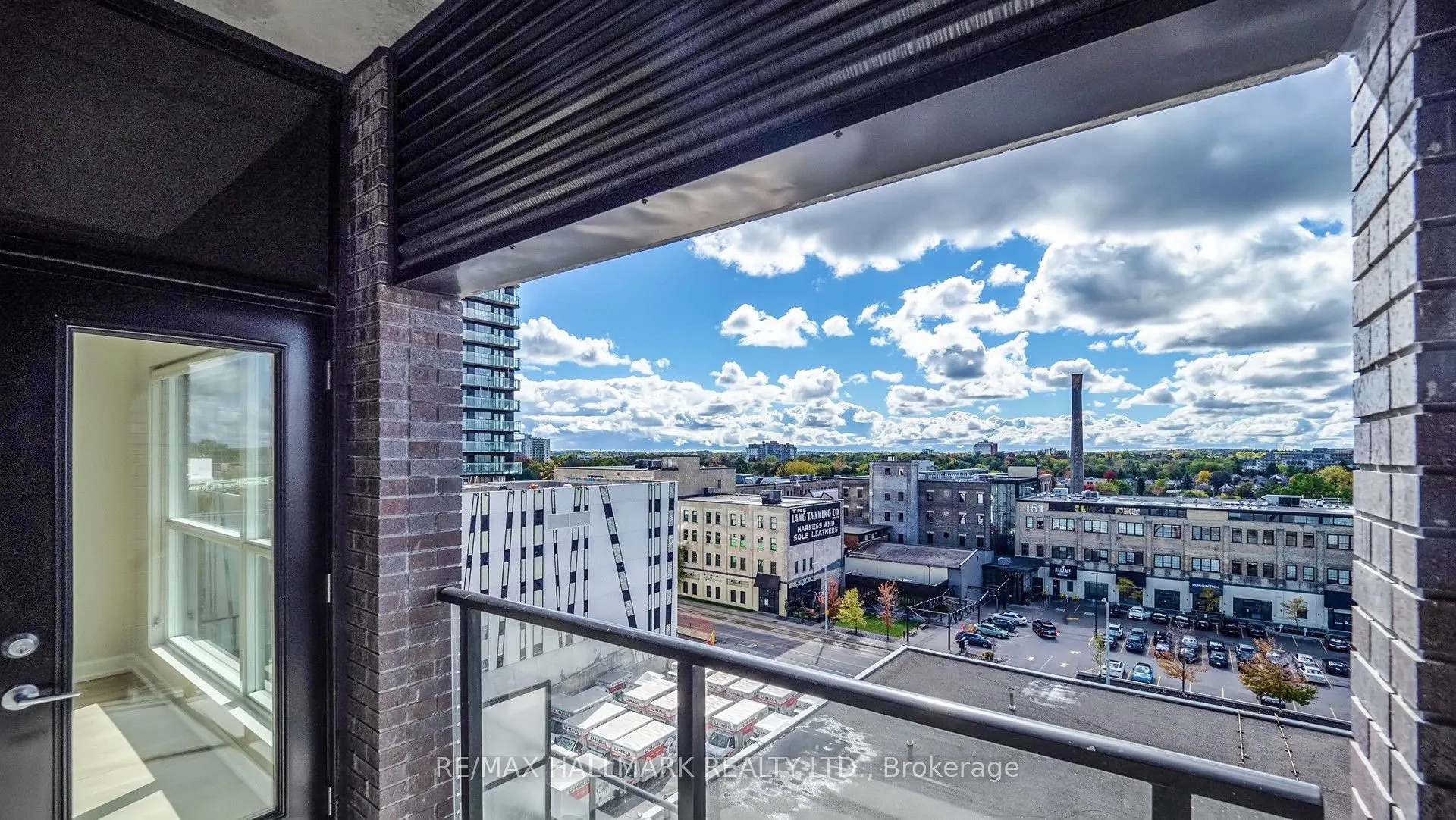 1 Victoria Street S, #711