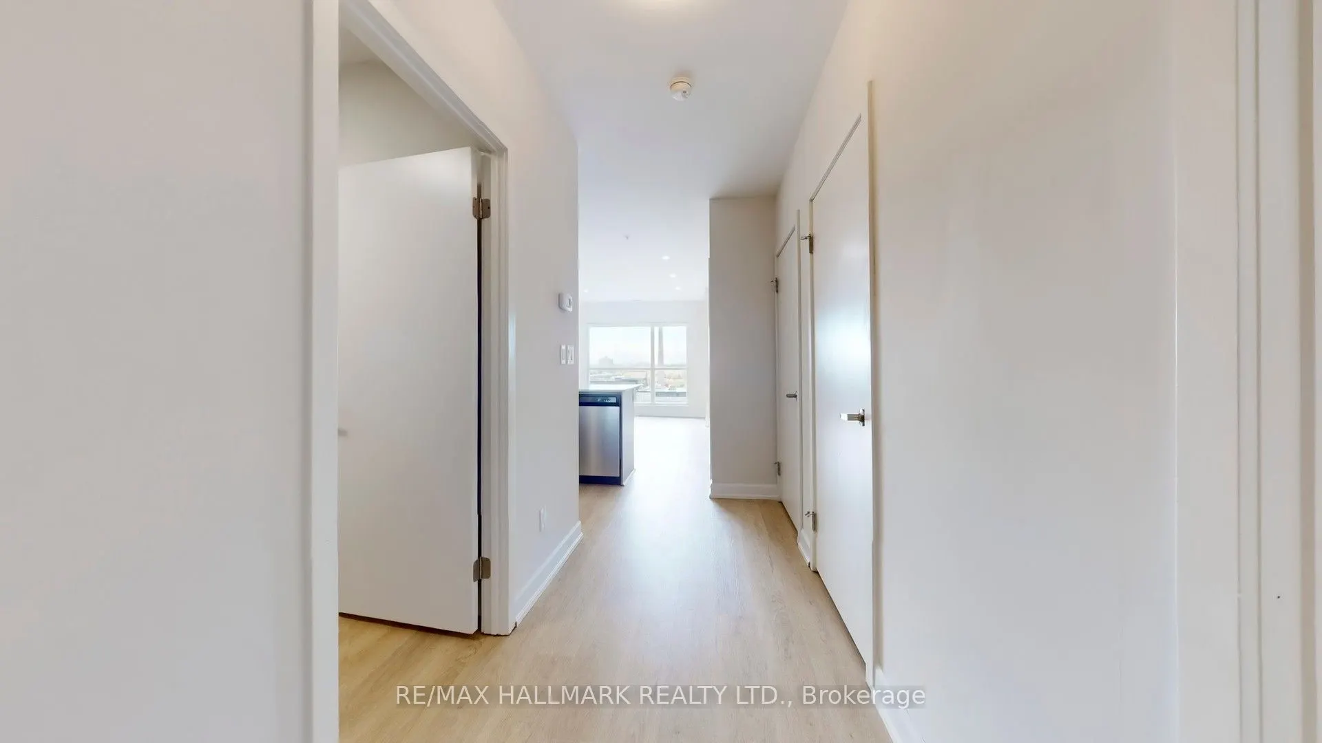 1 Victoria Street S, #711