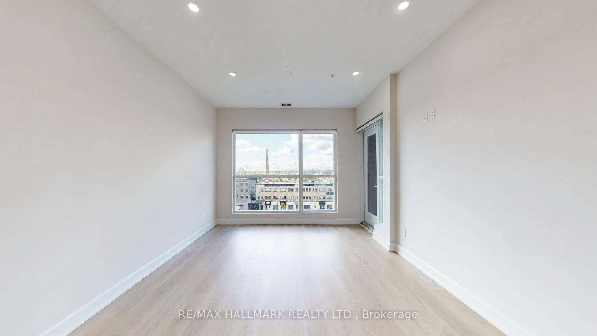 1 Victoria Street S, #711