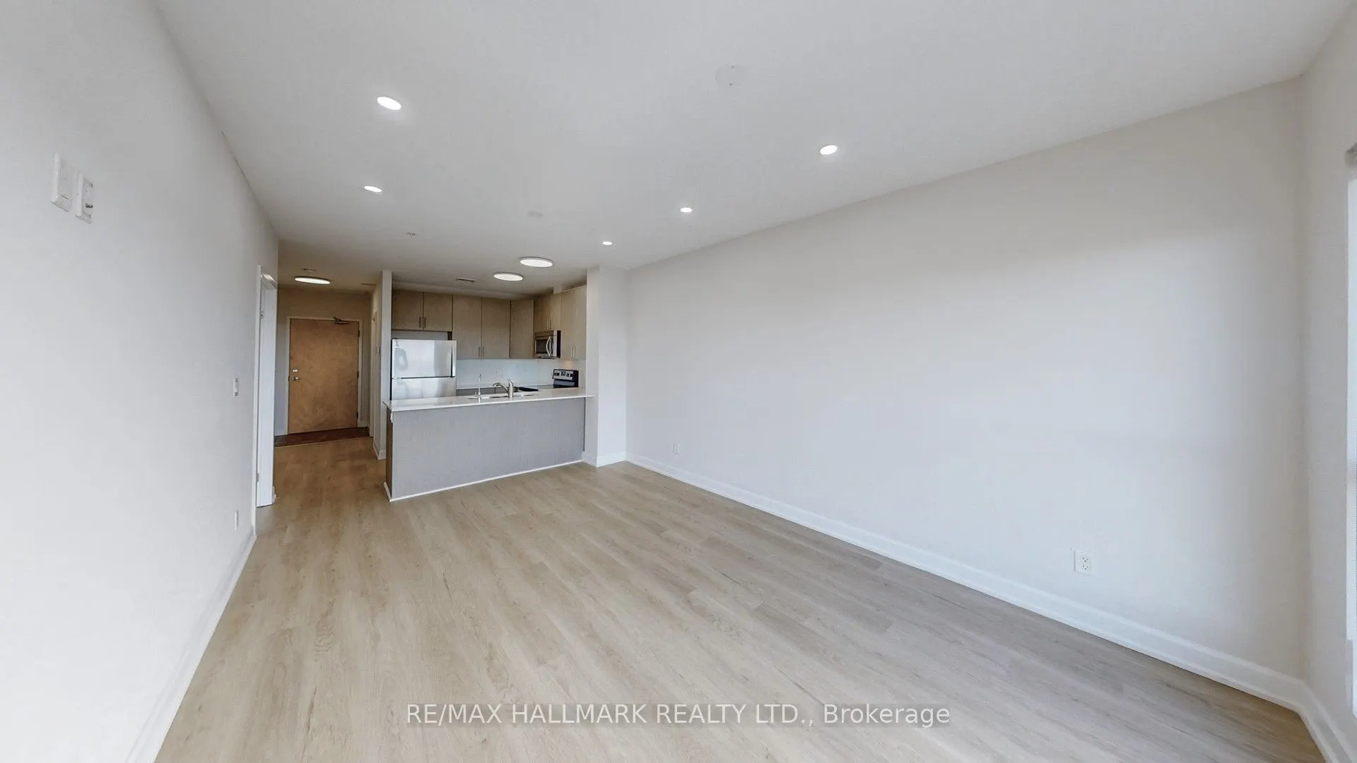 1 Victoria Street S, #711