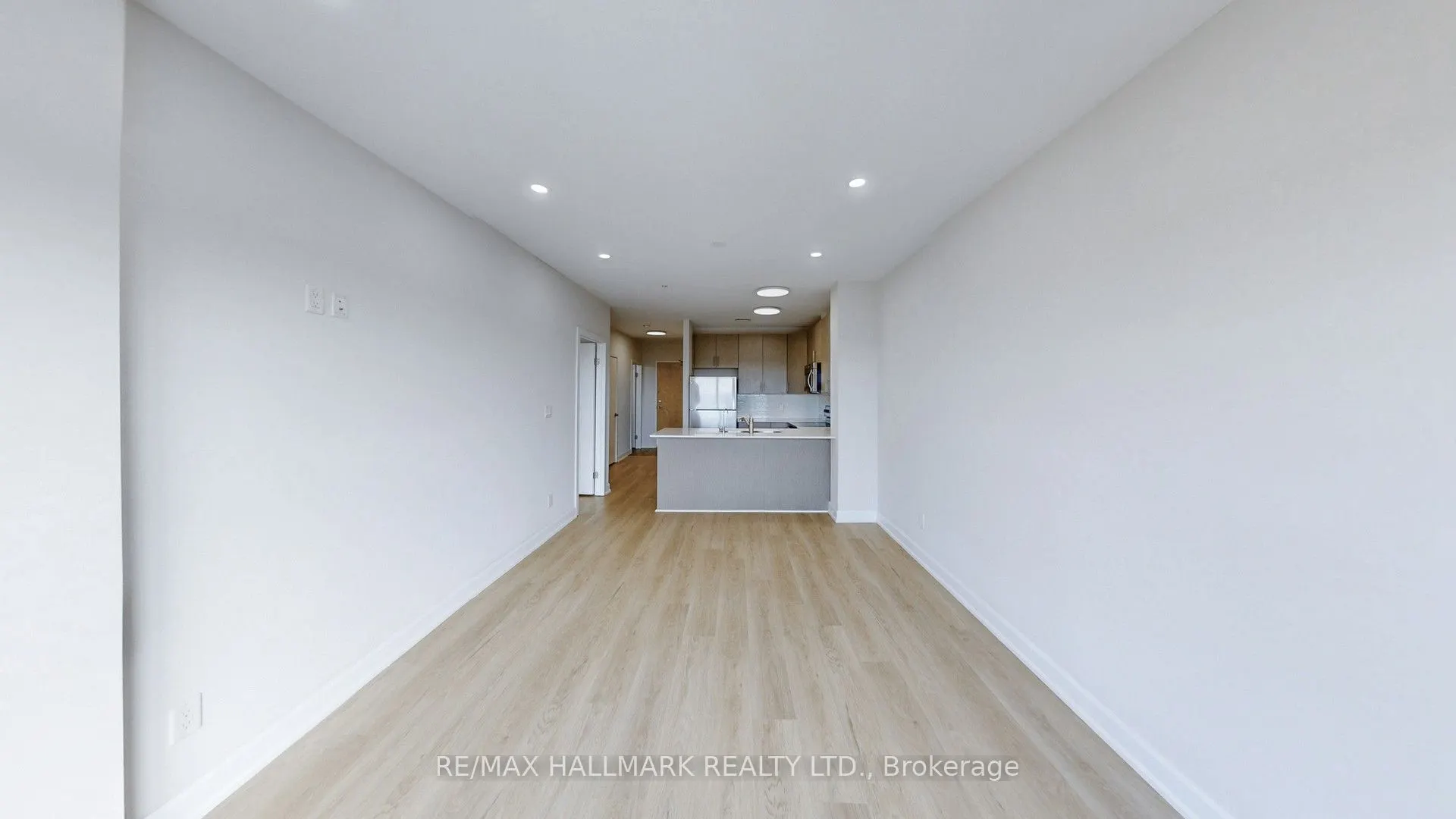 1 Victoria Street S, #711