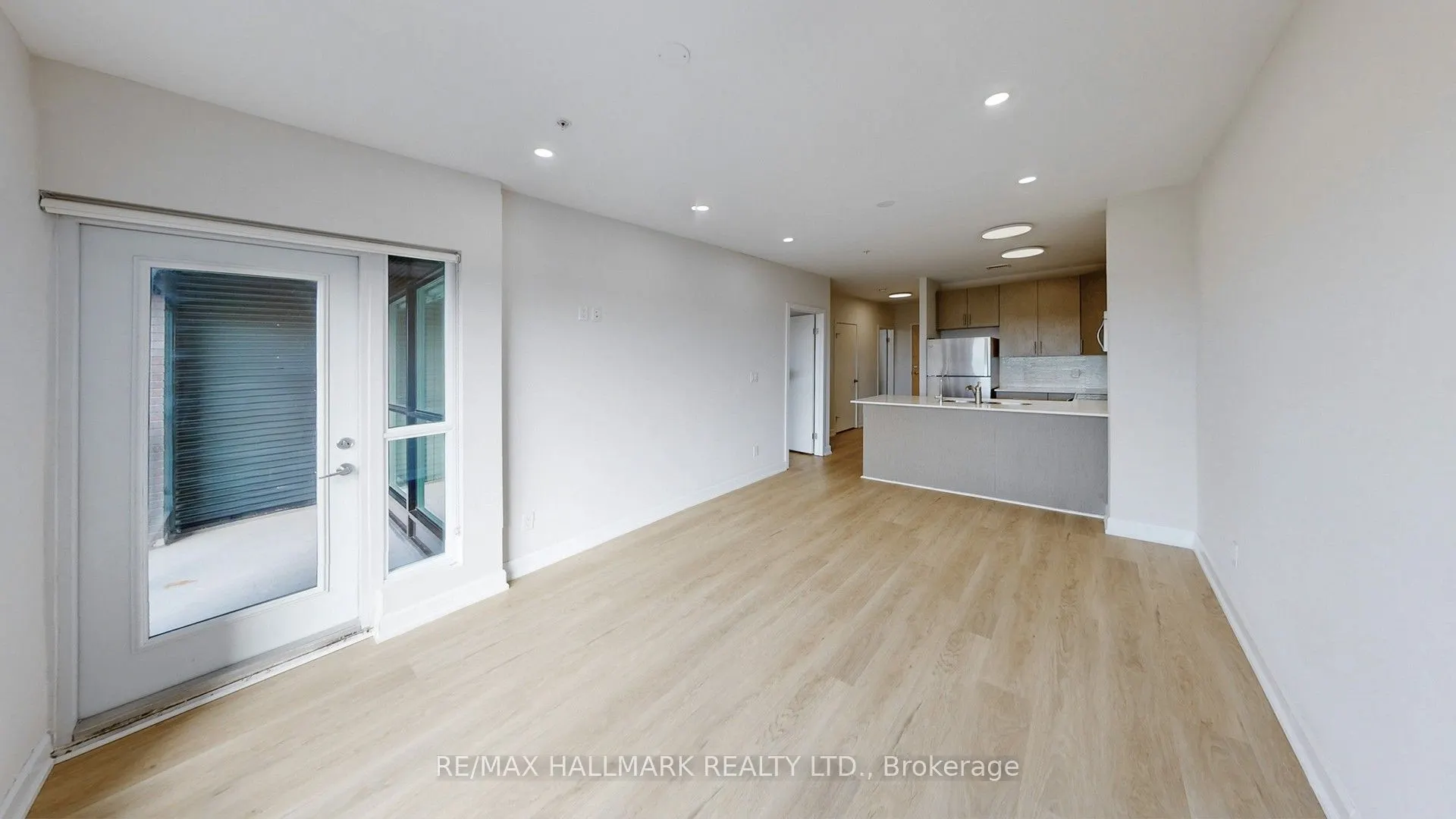 1 Victoria Street S, #711