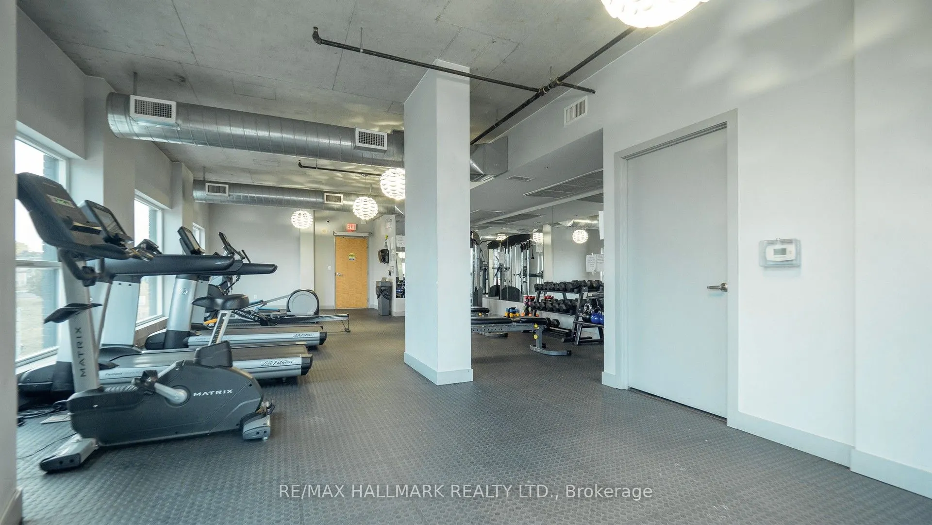 1 Victoria Street S, #711