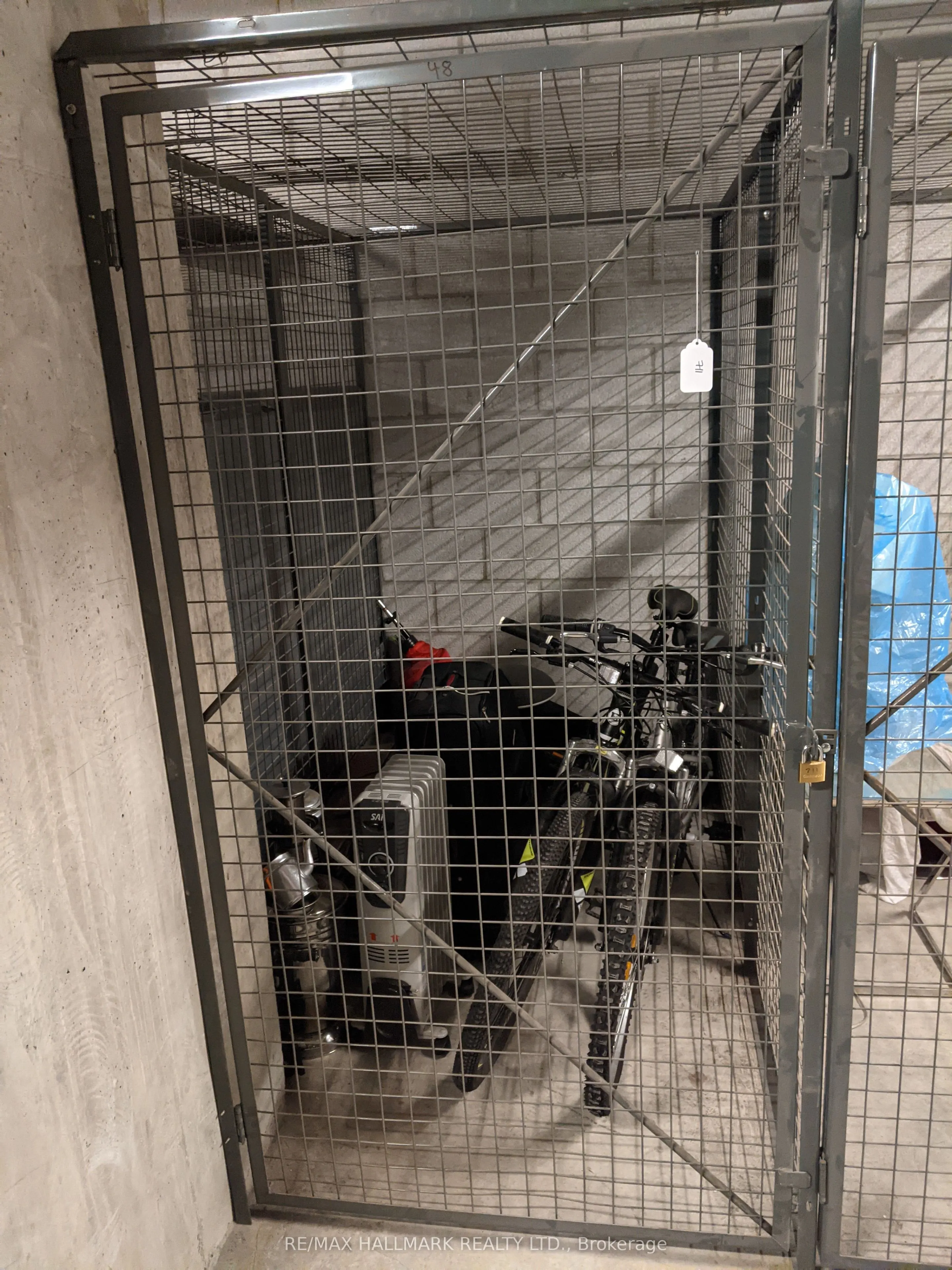 1 Victoria Street S, #711