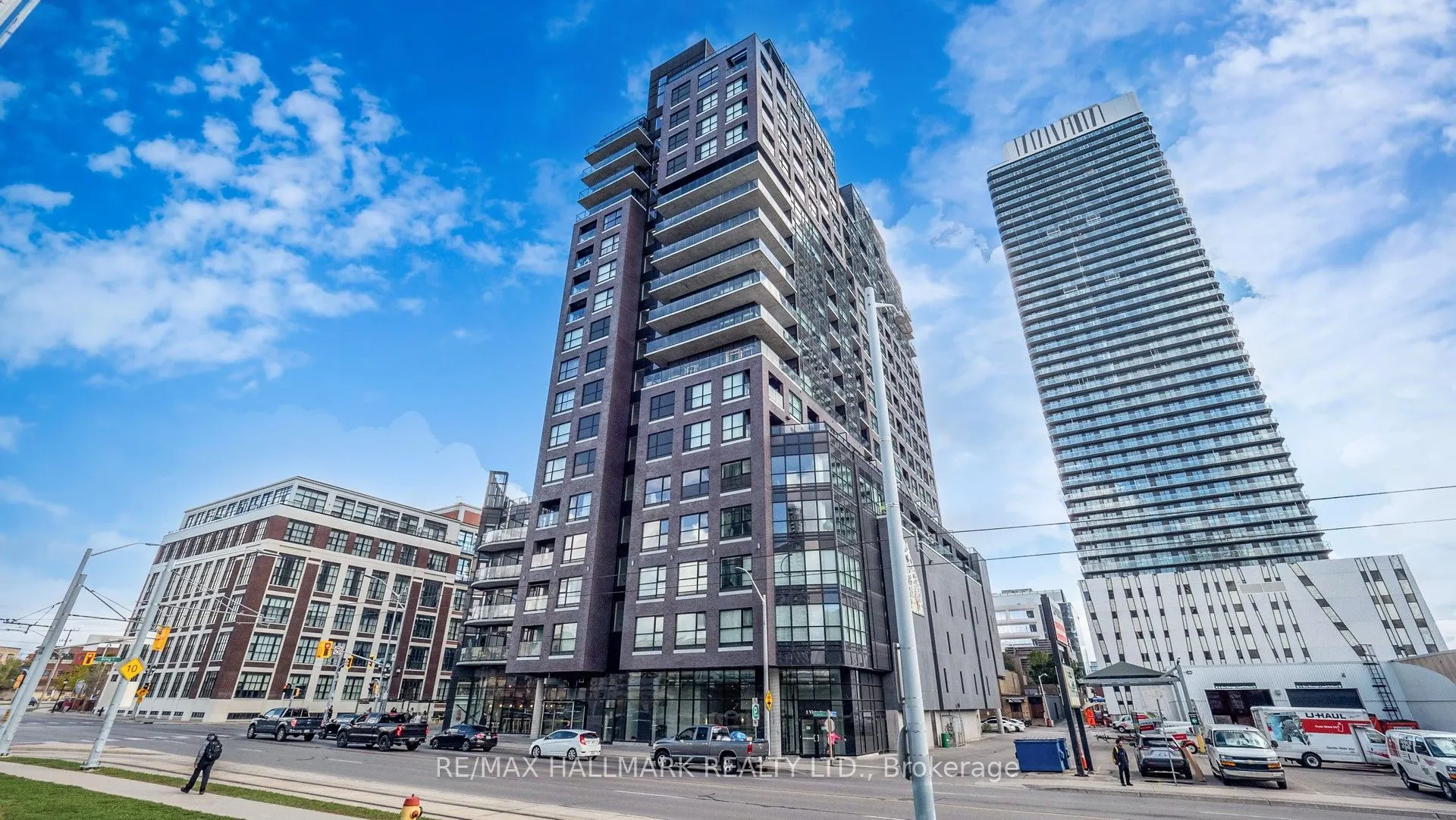 1 Victoria Street S, #711