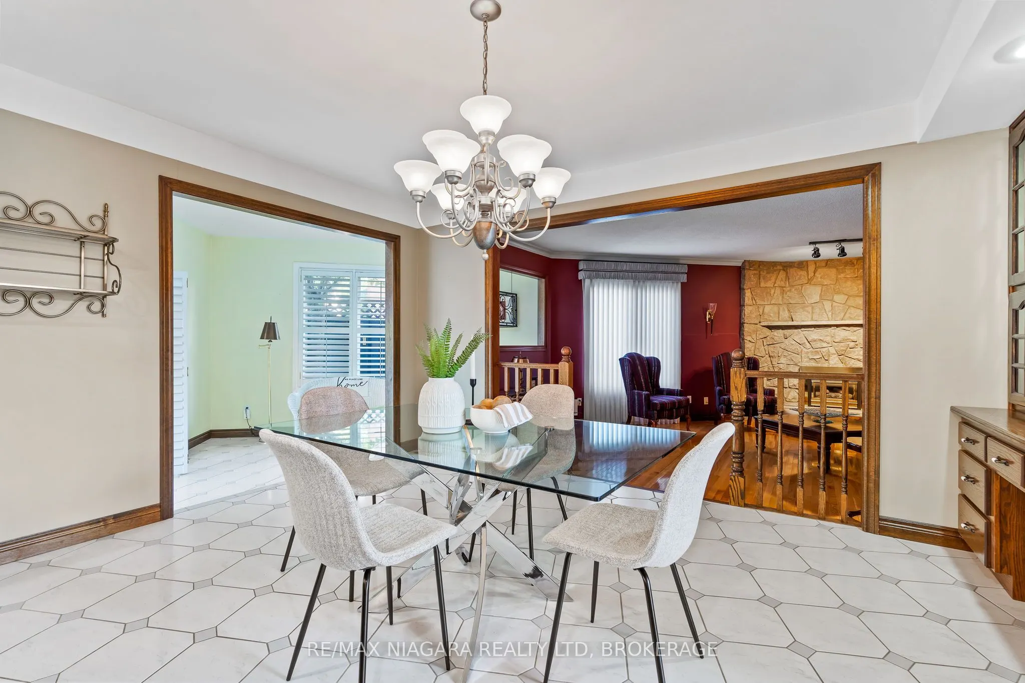 13 Shoreline Crescent