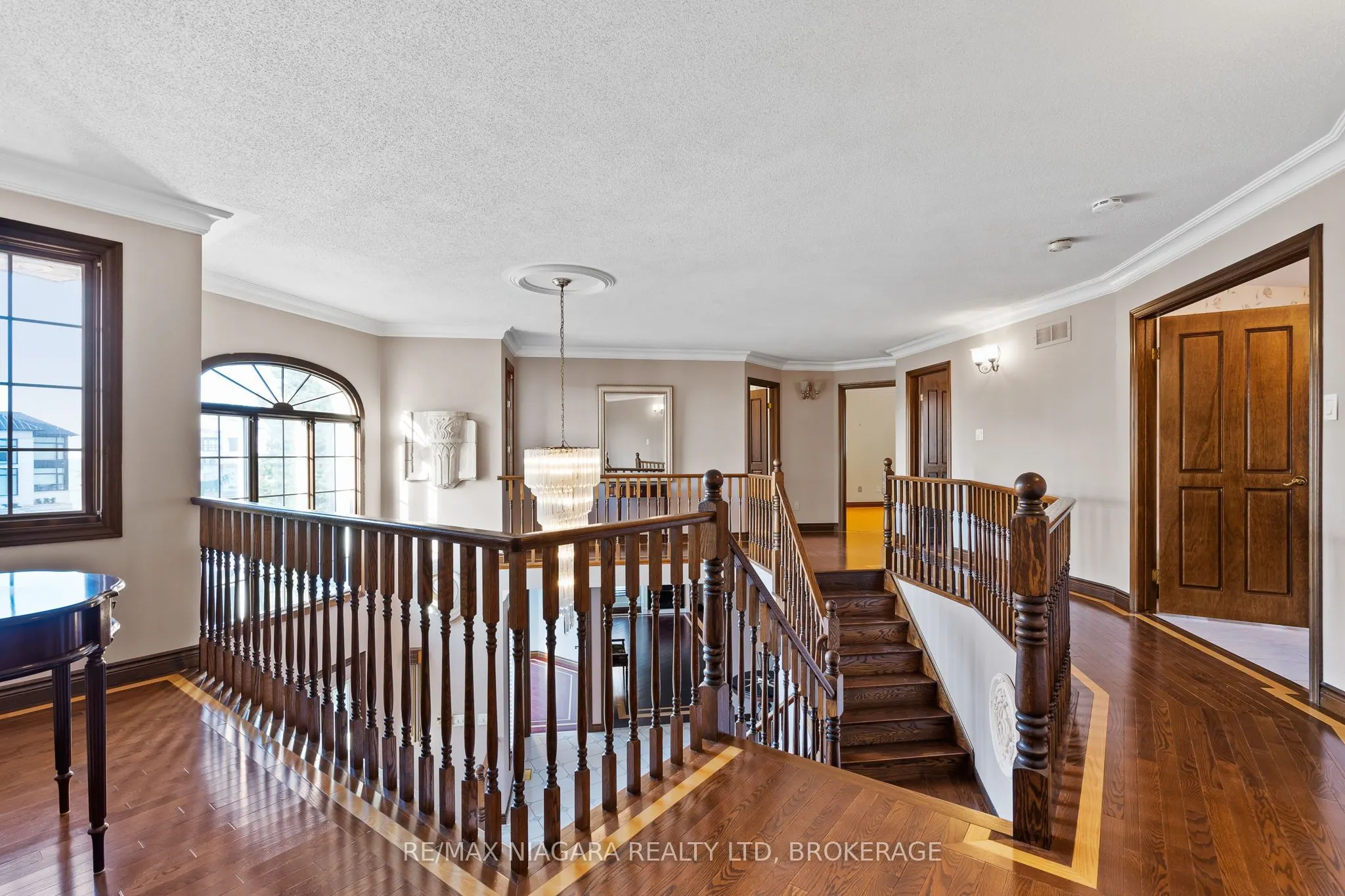 13 Shoreline Crescent