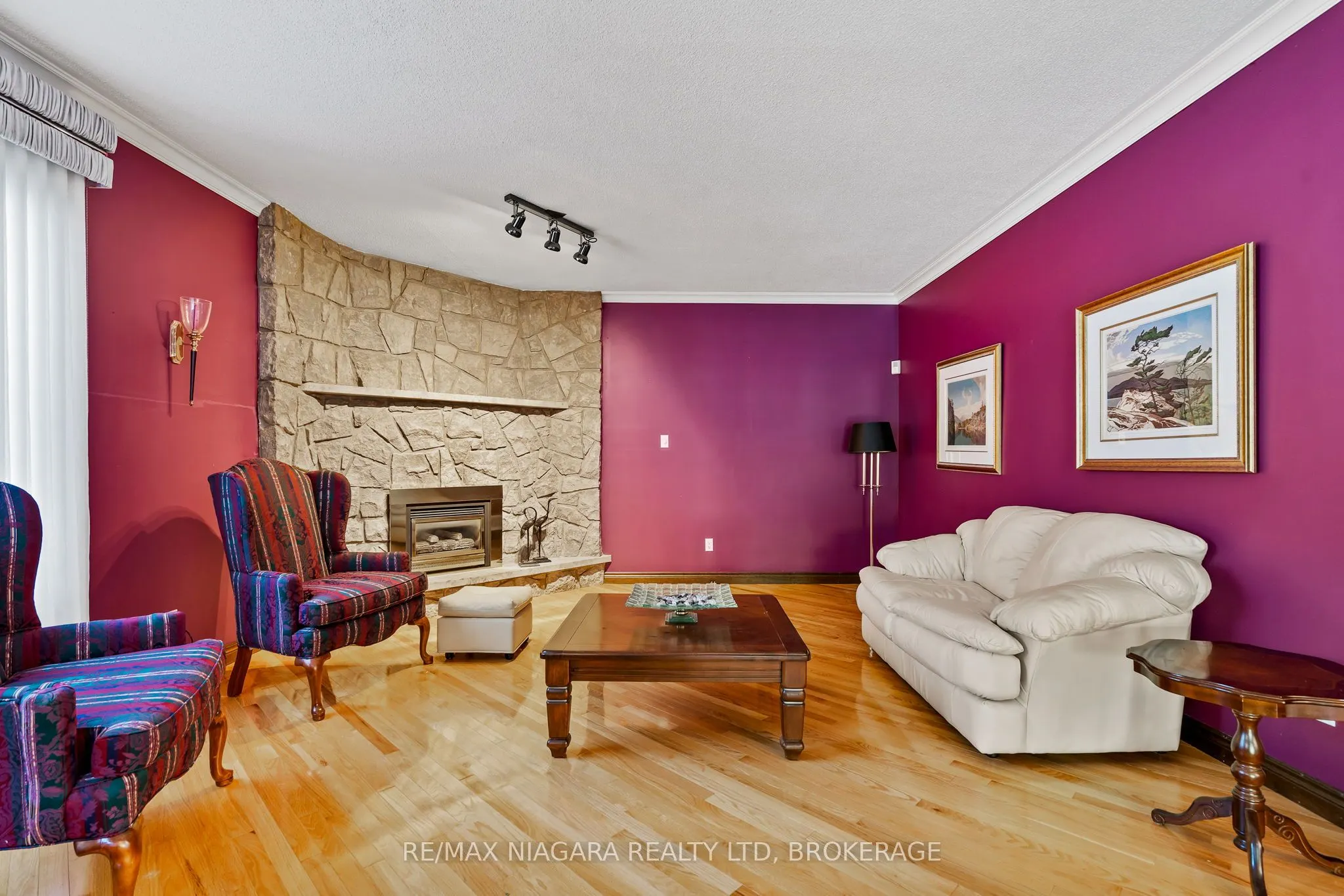 13 Shoreline Crescent