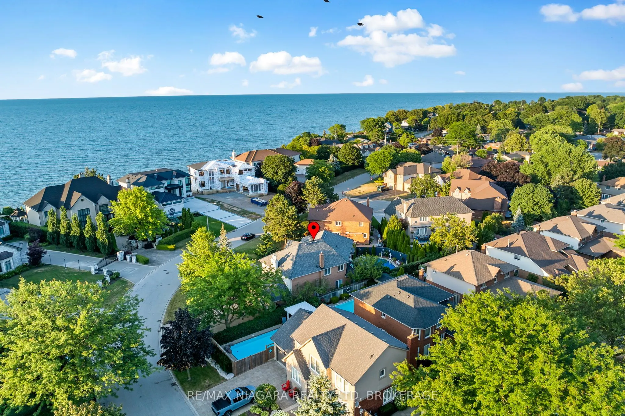 13 Shoreline Crescent