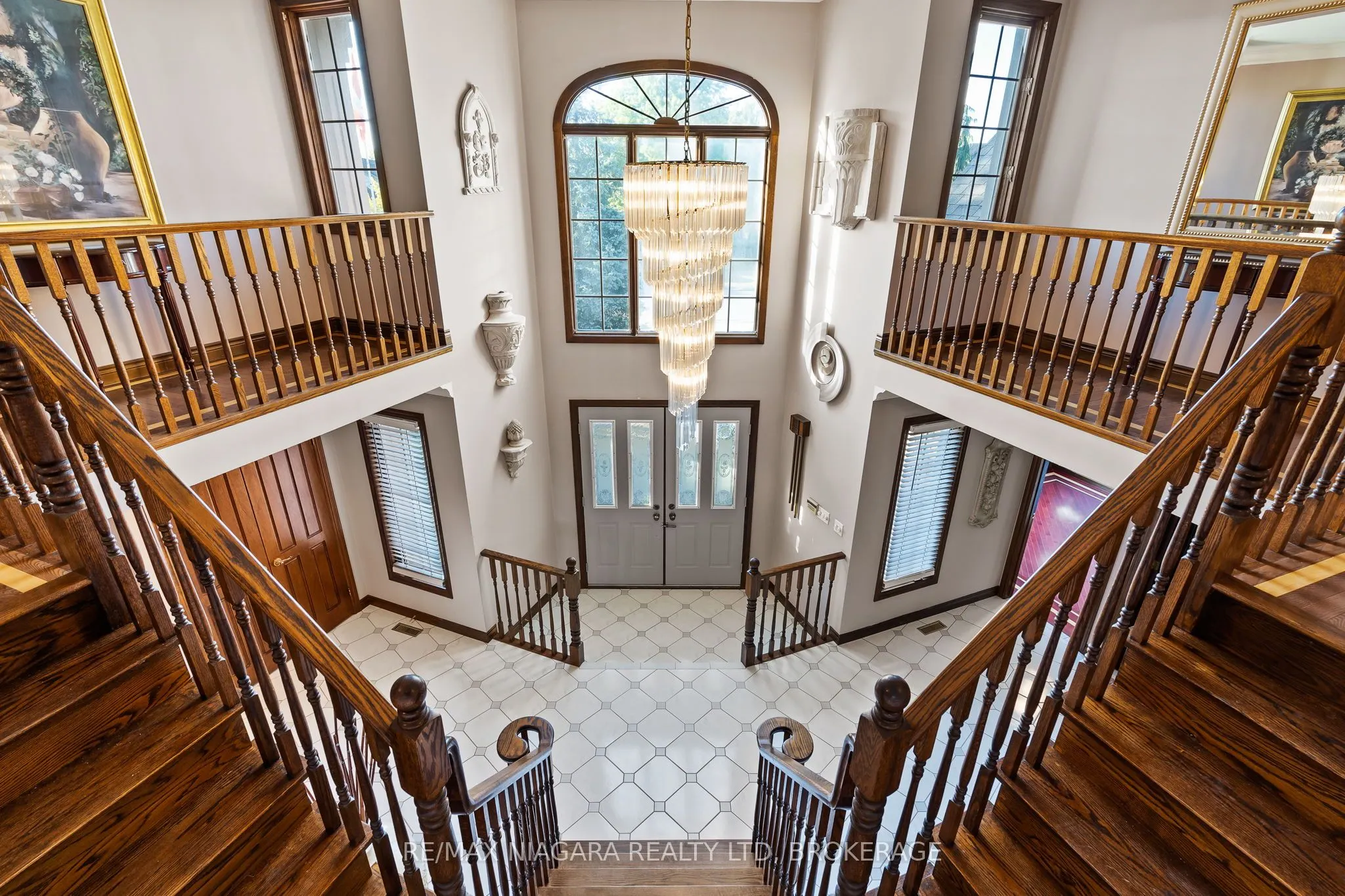 13 Shoreline Crescent