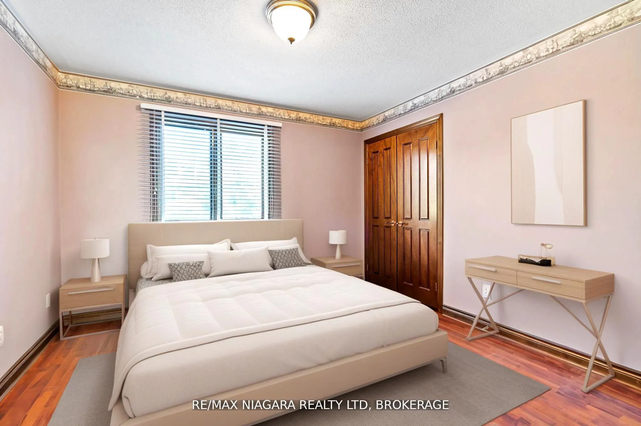 13 Shoreline Crescent