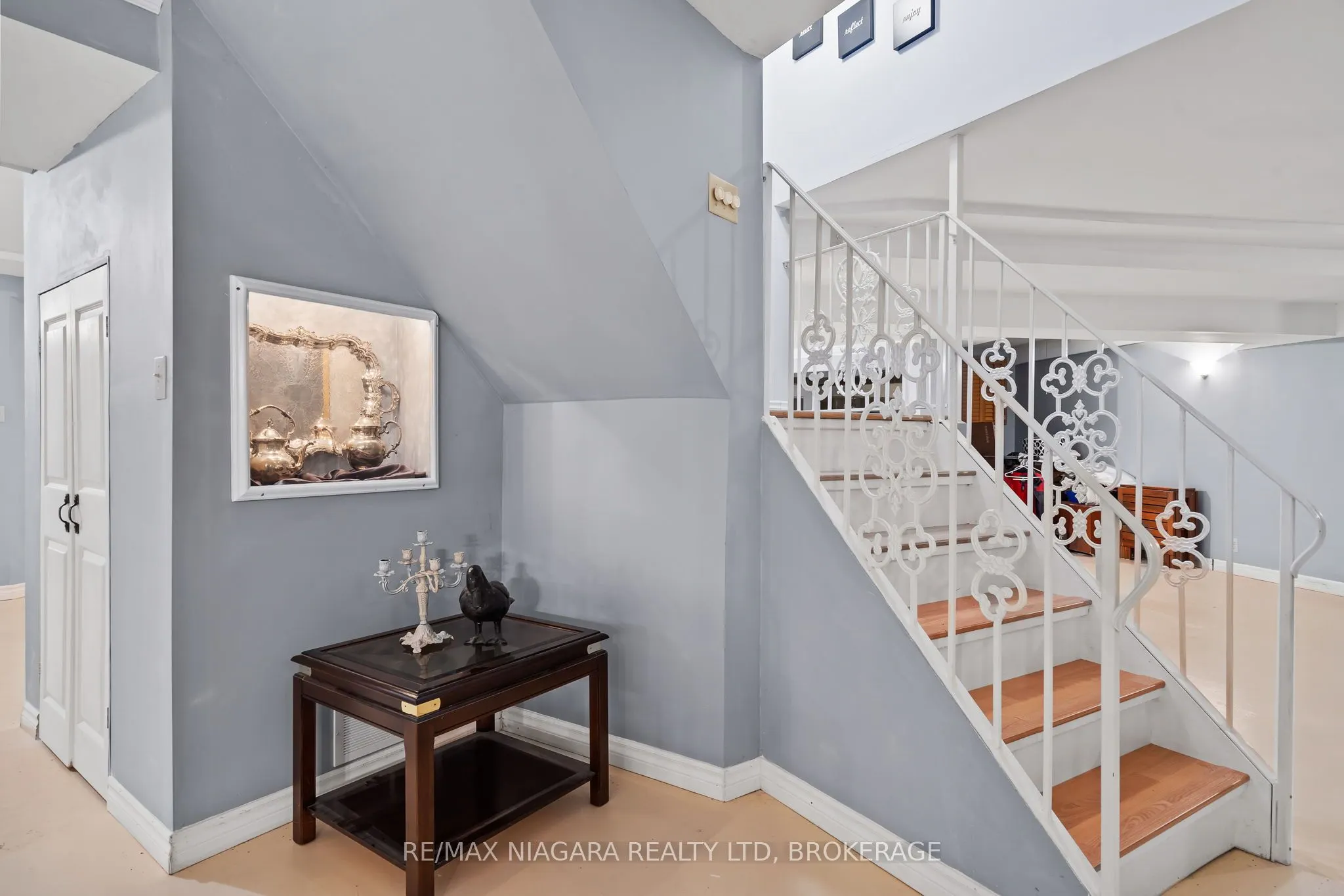 13 Shoreline Crescent