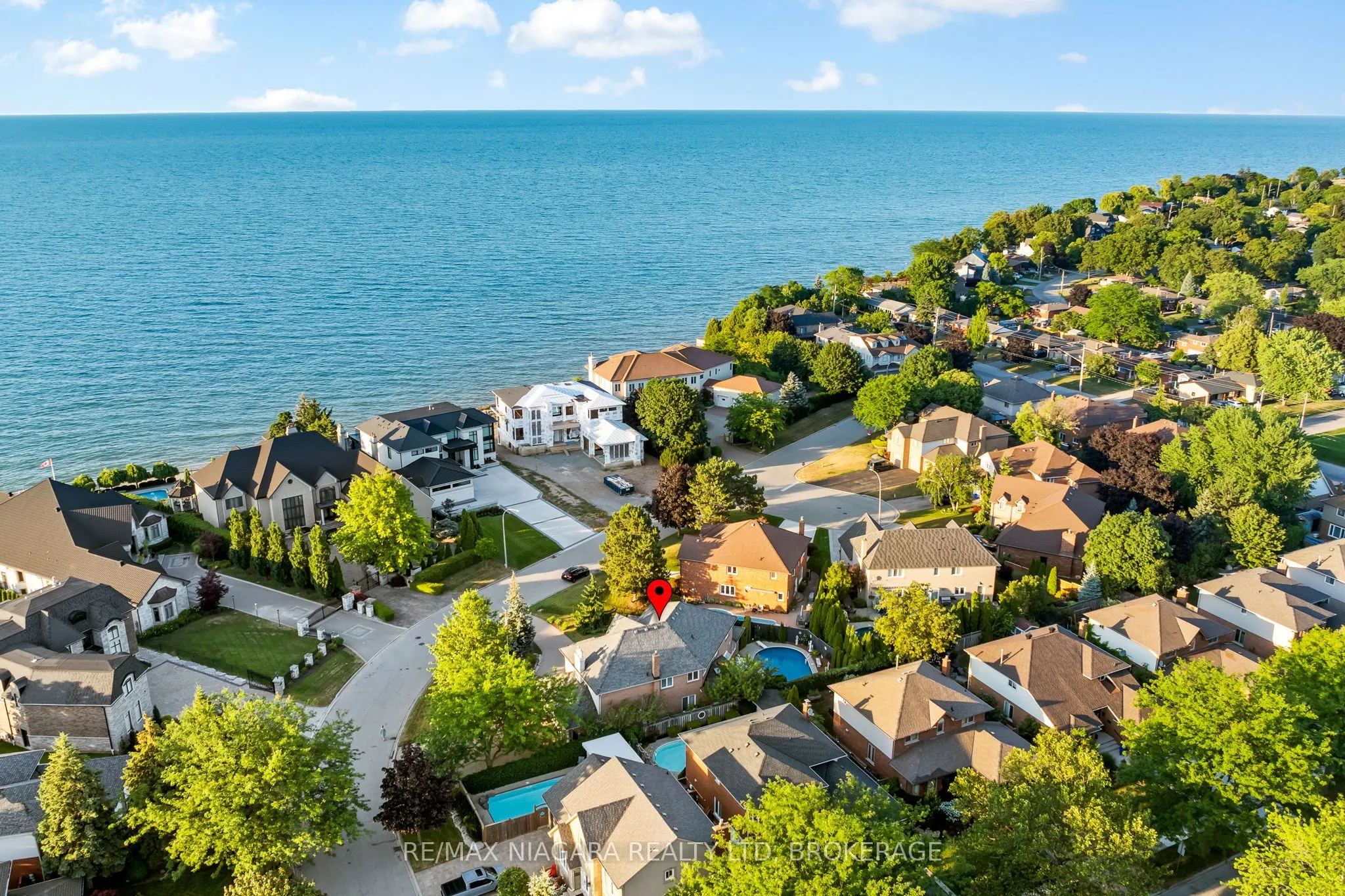 13 Shoreline Crescent