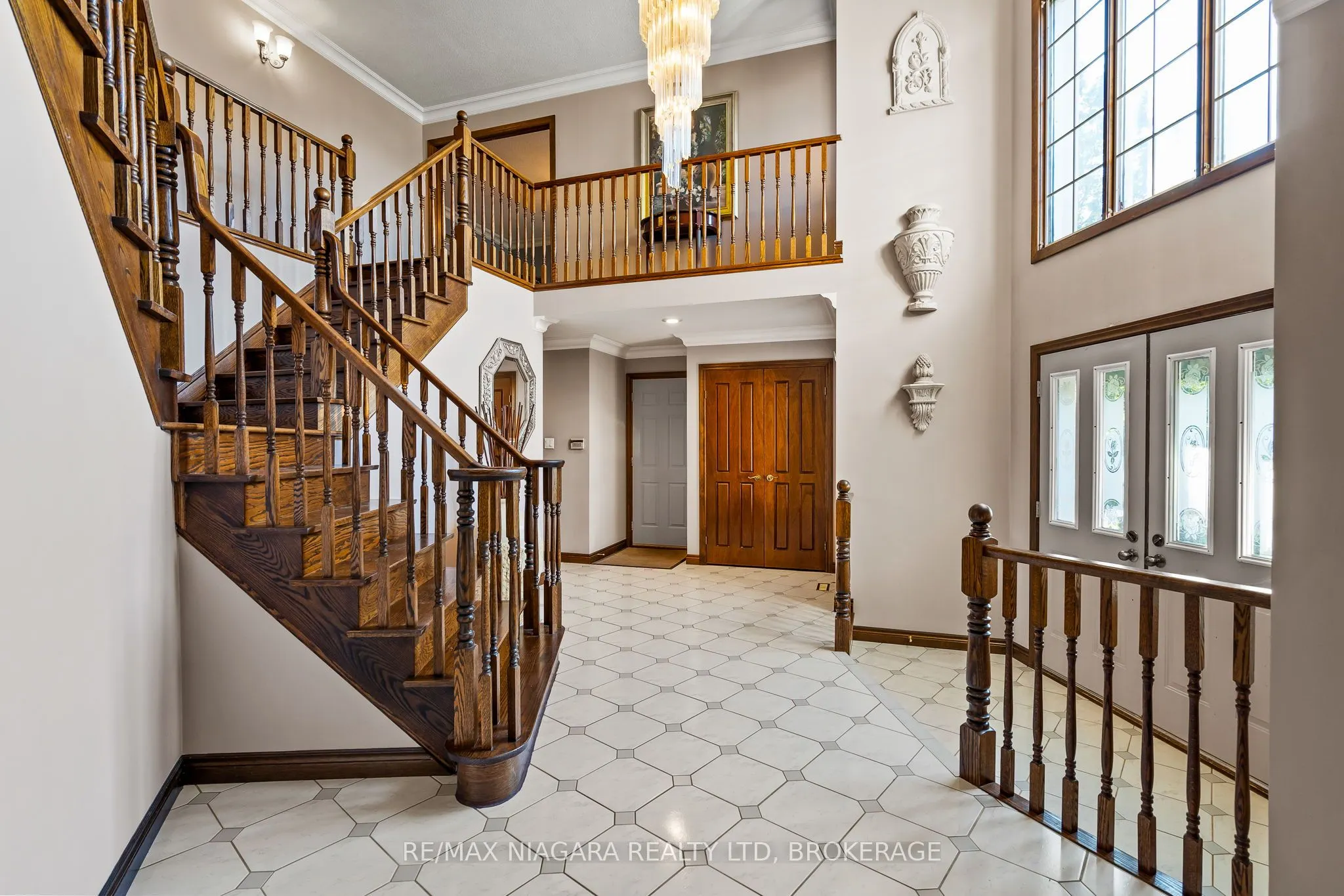 13 Shoreline Crescent