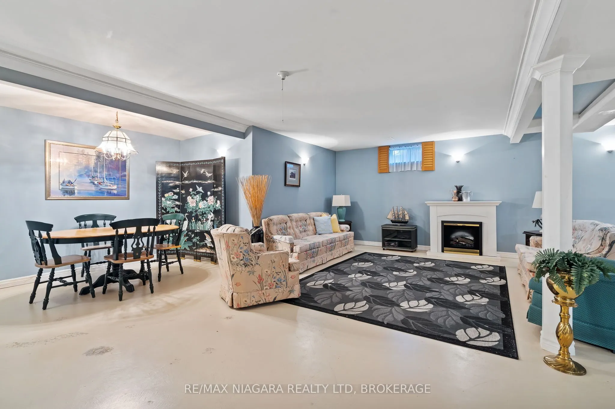 13 Shoreline Crescent