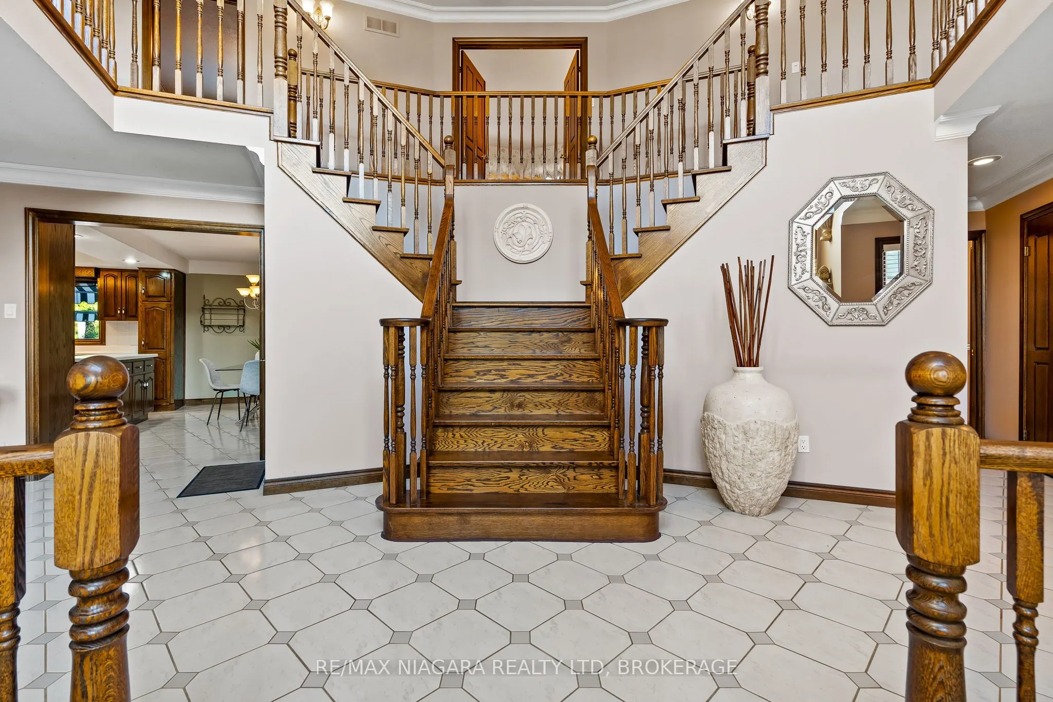 13 Shoreline Crescent