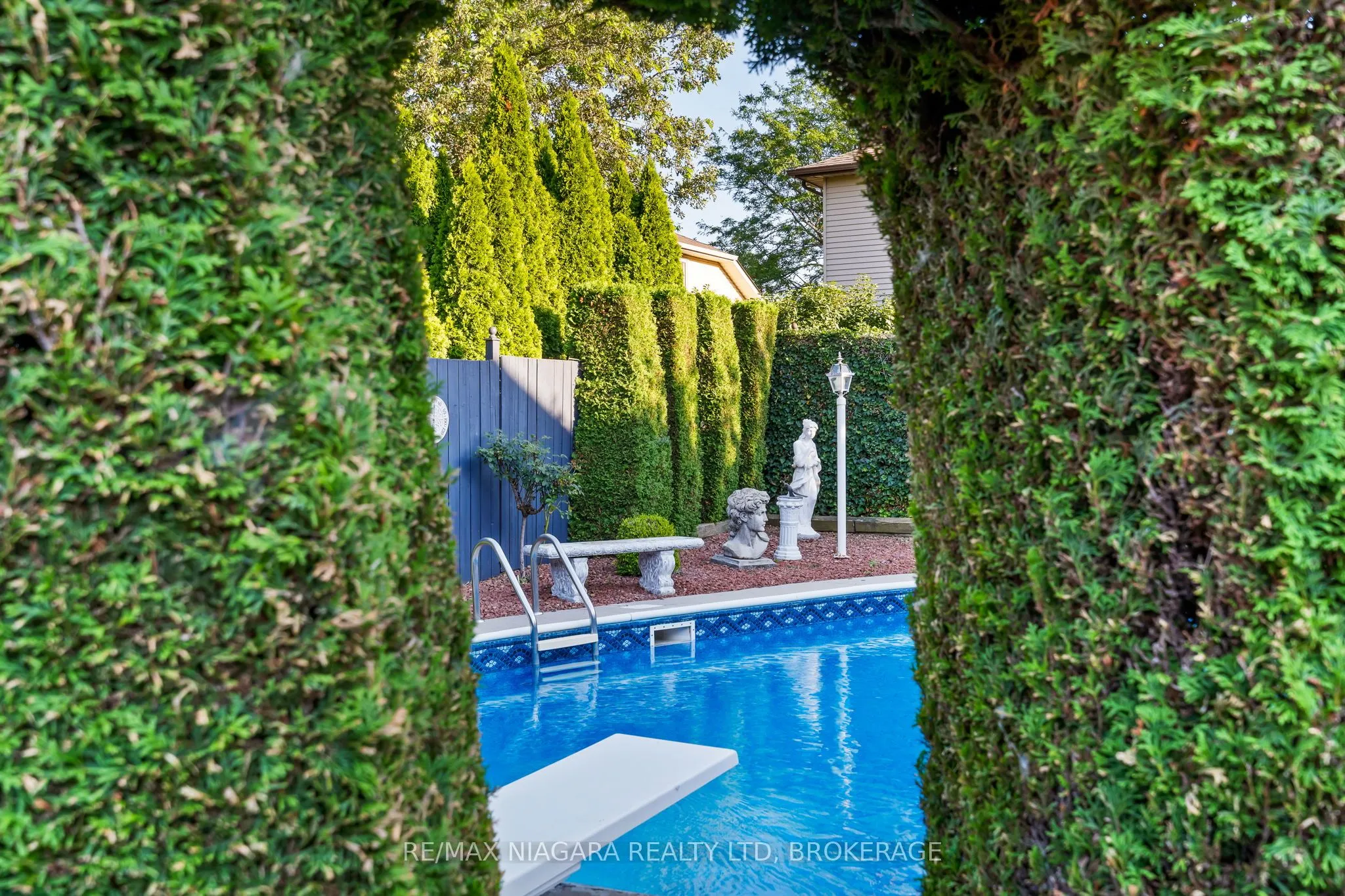 13 Shoreline Crescent