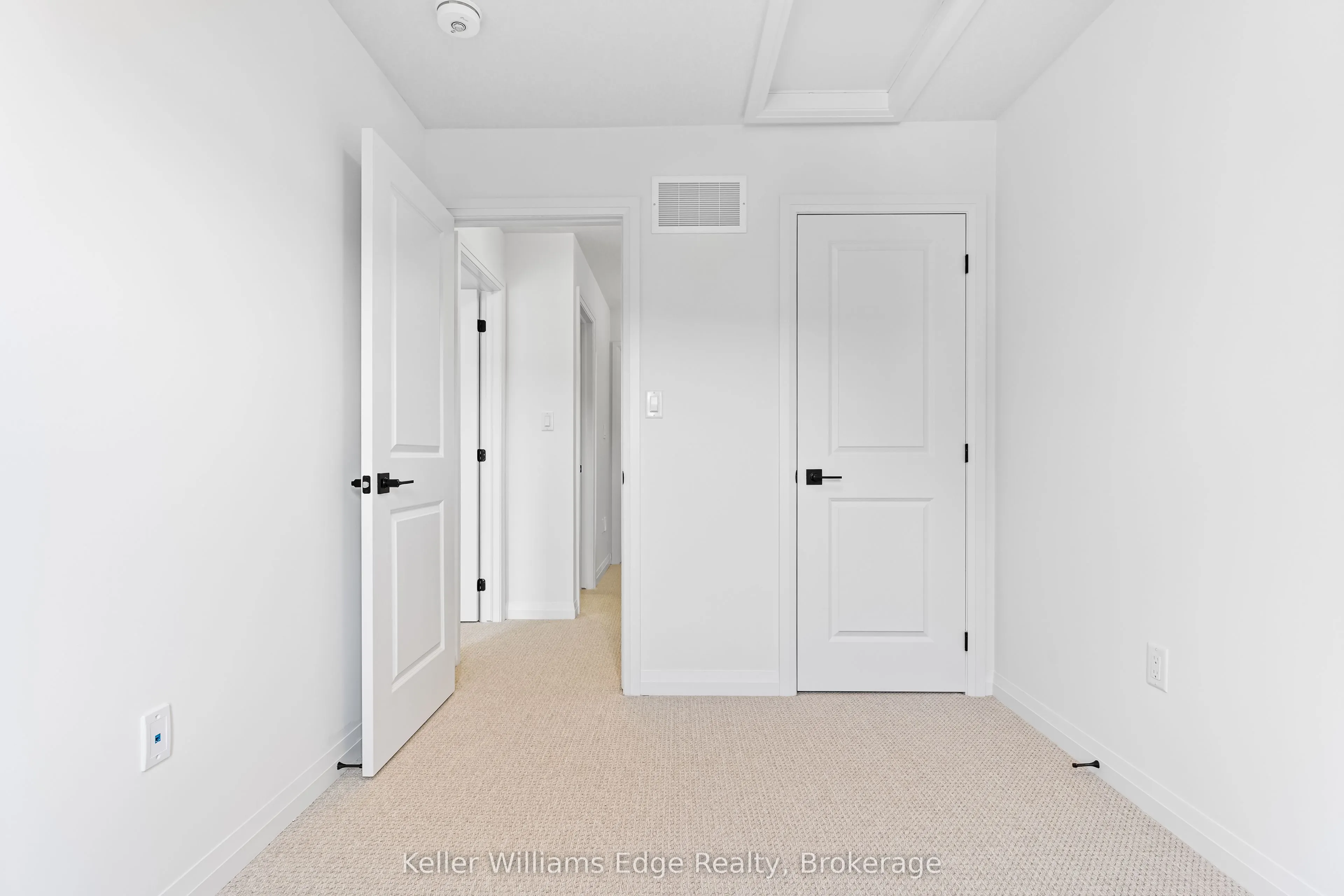 4040 Mountain Street, #60