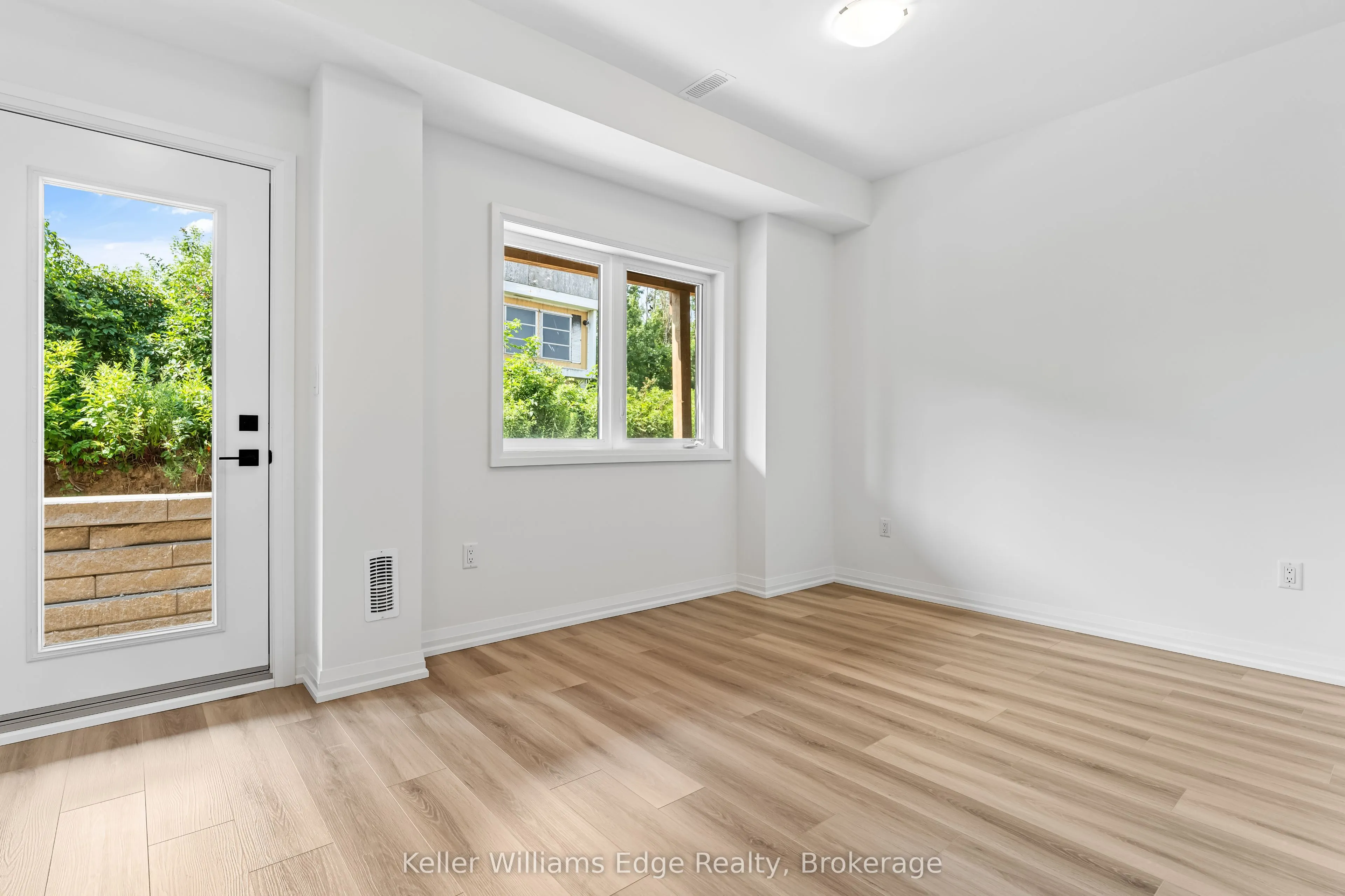 4040 Mountain Street, #60